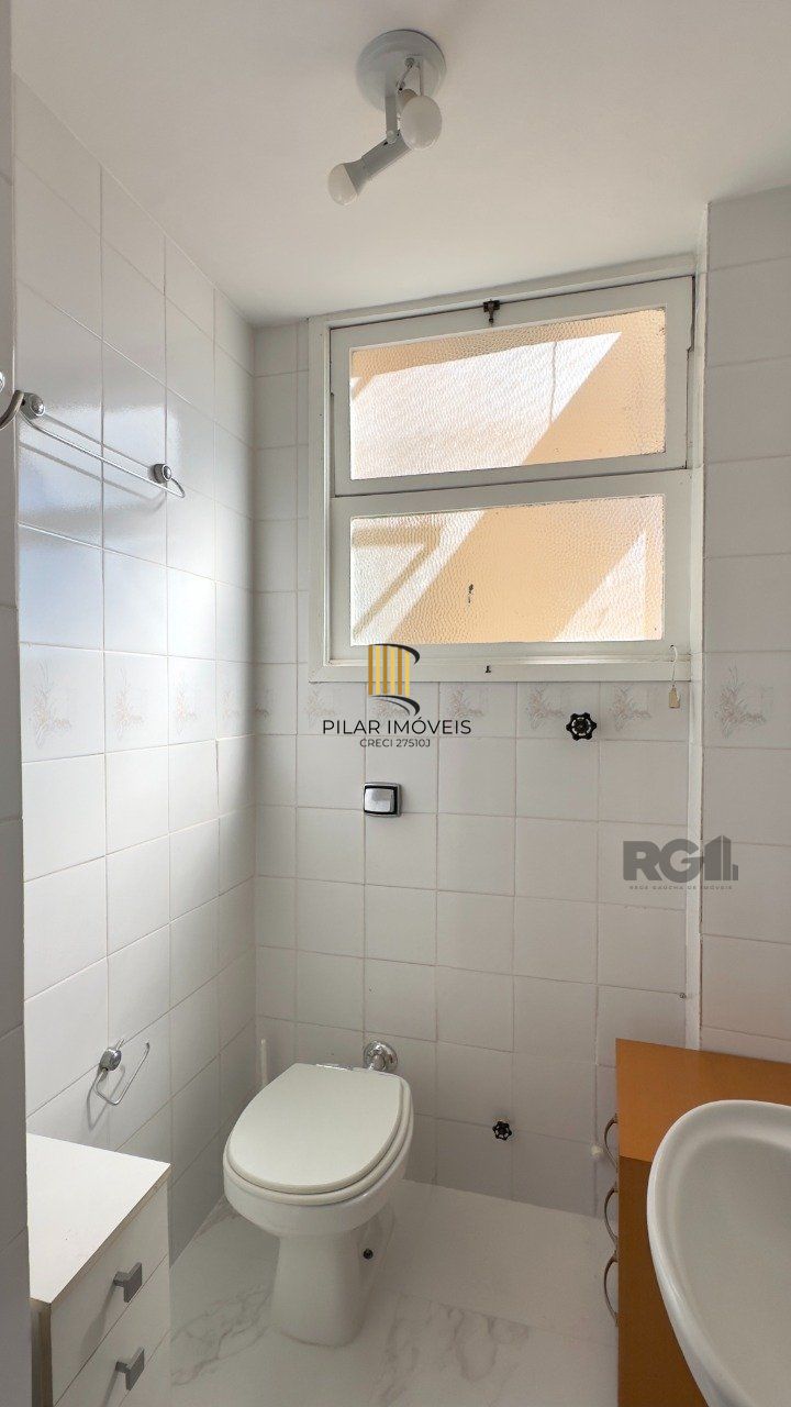 APARTAMENTO JK COM ÓTIMO ESPAÇO E BEM ILUMINADO PRÓXIMO AO GUAÍBA