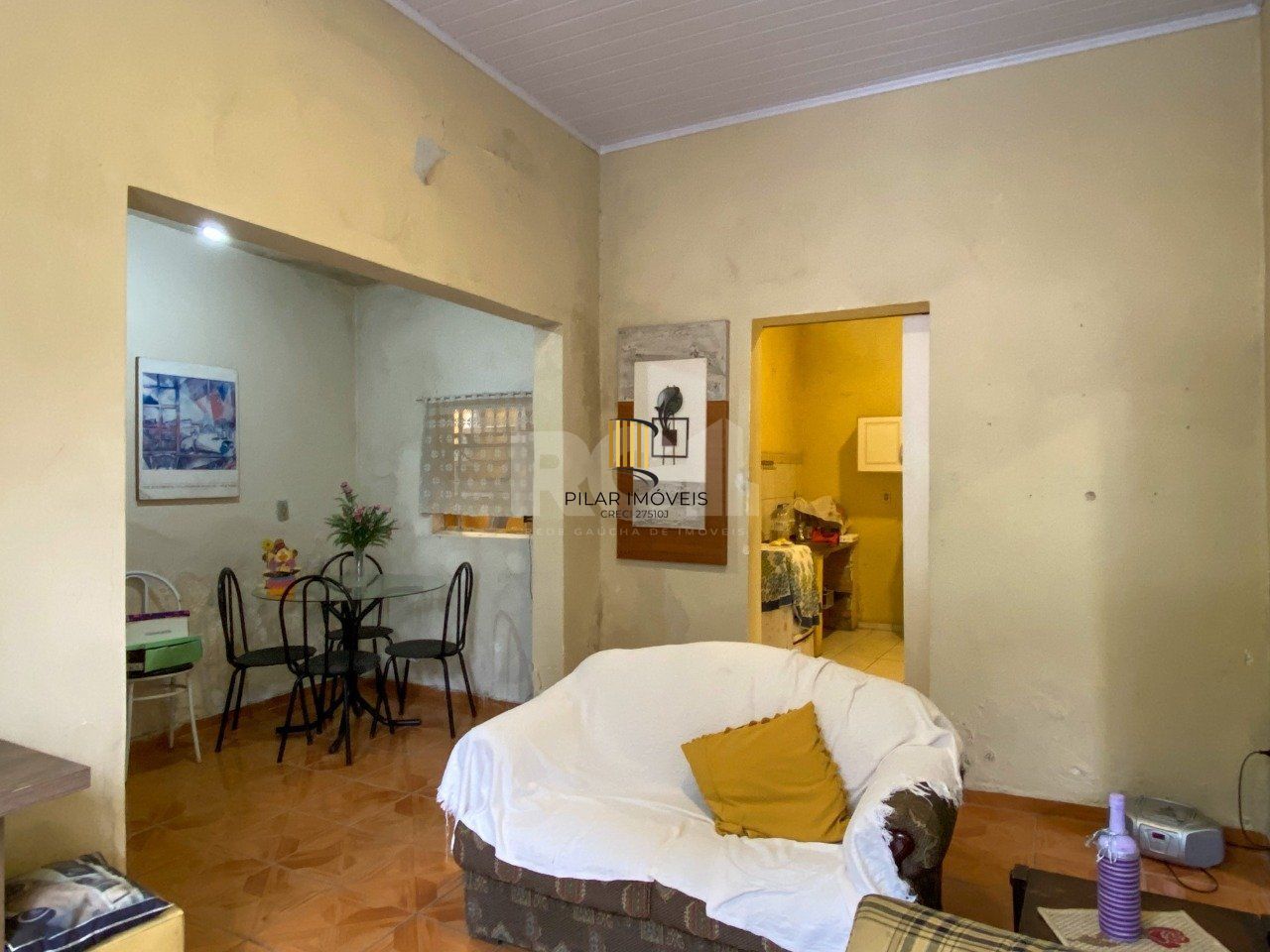 Casa de esquina com 64m², próximo ao Cais Embarcadero