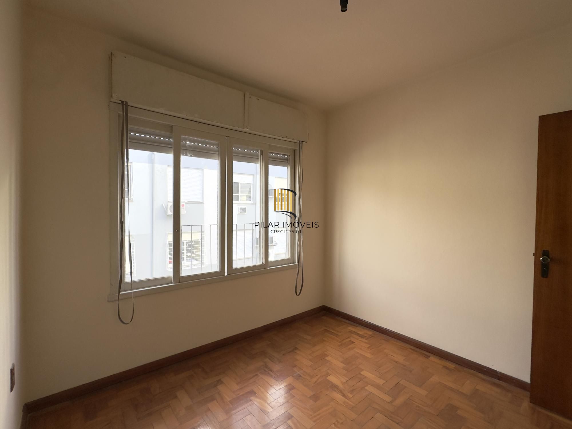 APARTAMENTO 2 DORMITÓRIOS COM PEÇAS AMPLAS NO BAIRRO PRAIA DE BELAS