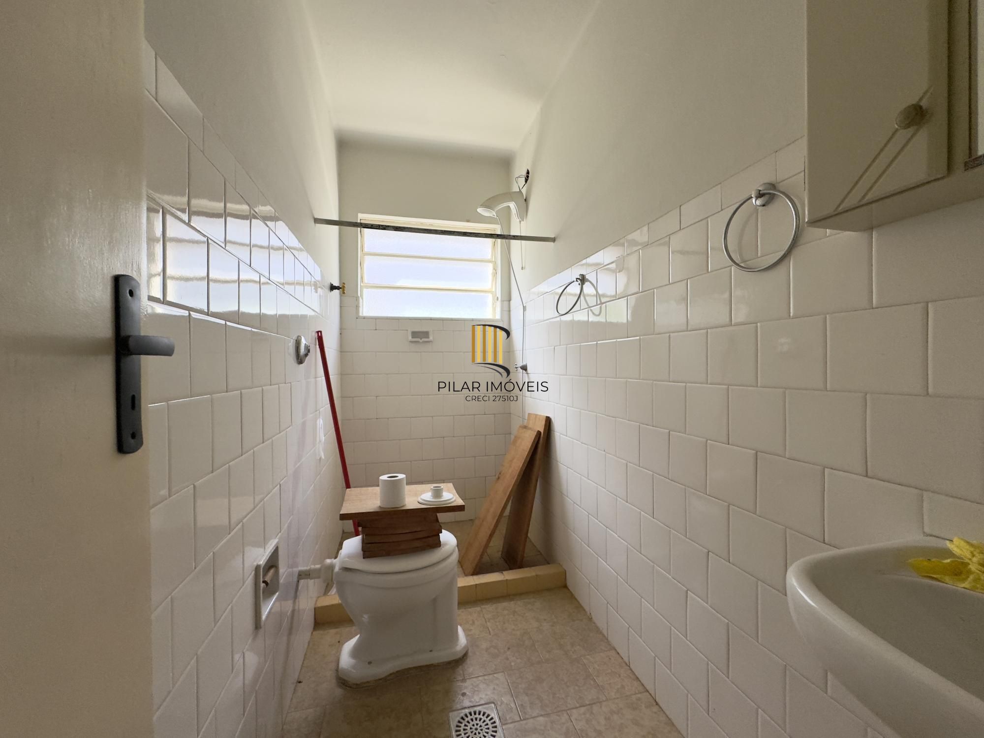 Apartamento 1 dormitório amplo, com excelente localização no Menino Deus