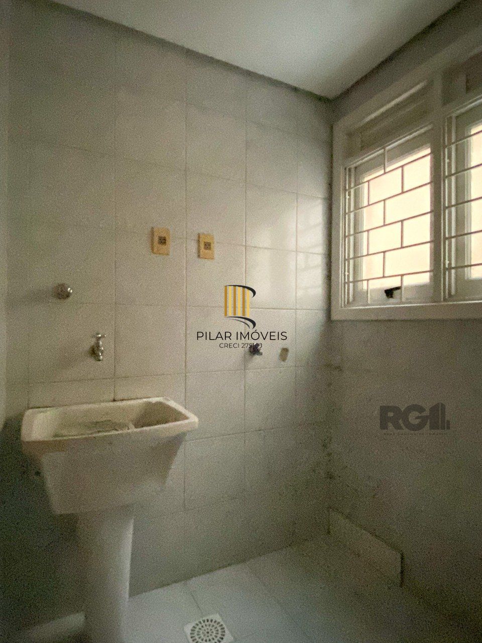 Apartamento com sacada, churrasqueira e vaga de garagem no Centro Histórico