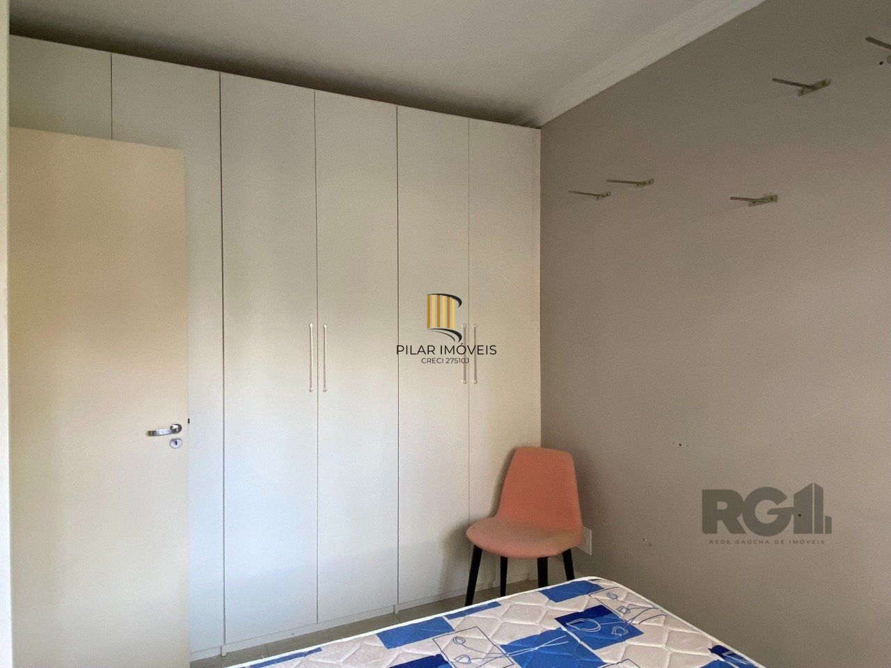 APARTAMENTO MOBILIADO DE 2 DORMITÓRIOS - CENTRO HISTÓRICO