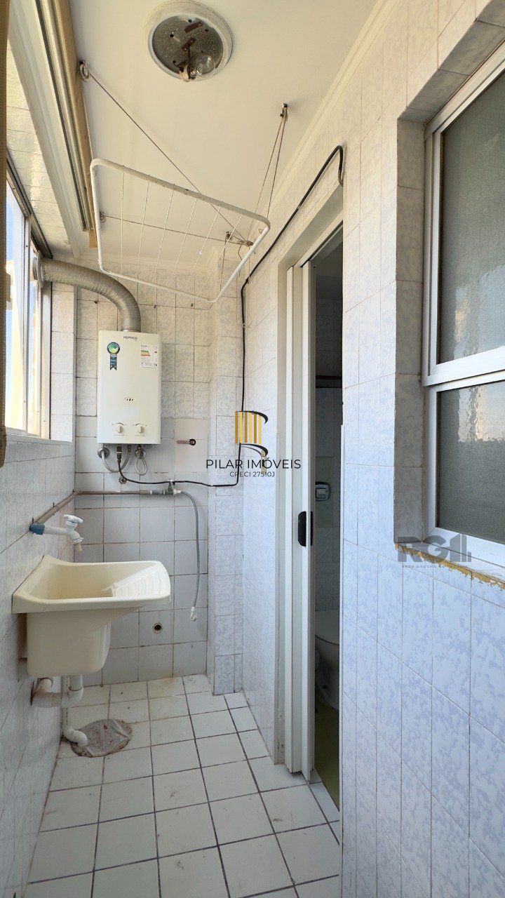 APARTAMENTO 2 DORMITÓRIOS, ENSOLARADO E LOCALIZADO NA PARTE ALTA DO CENTRO HISTÓRICO