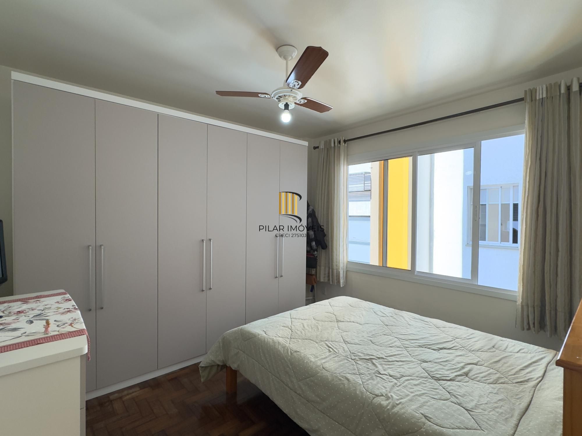 APARTAMENTO 2 DORMITÓRIOS COM PEÇAS AMPLAS NO CENTRO HISTÓRICO