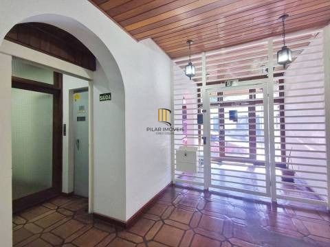 STUDIO MOBILIADO EM FLAT A POUCOS METROS DA ORLA DO GUAÍBA