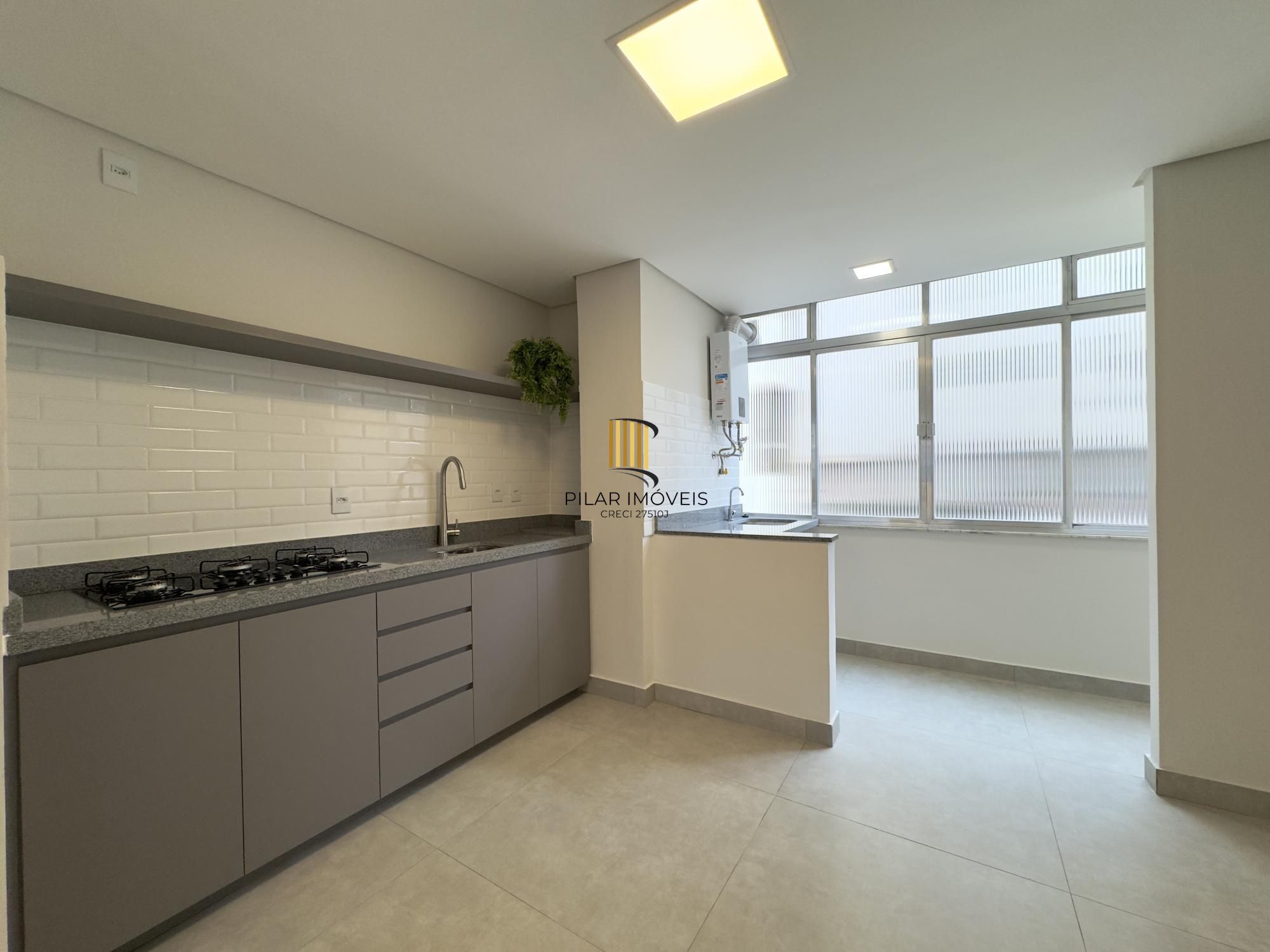 Apartamento reformado de 103m², 3 dormitórios, sendo 1 suíte no Centro Histórico