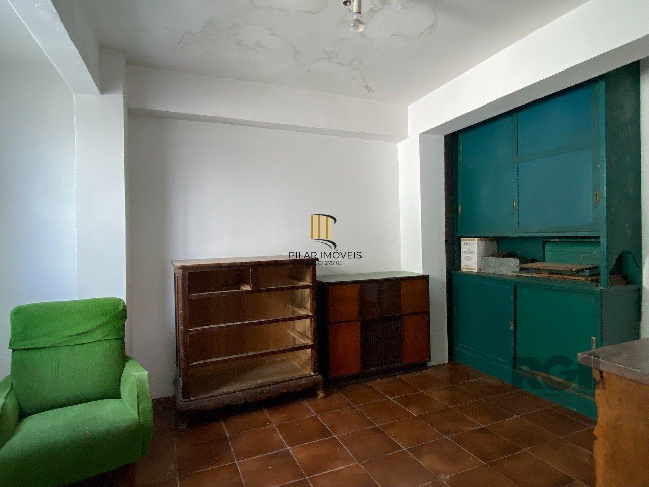 CASA COM 5 DORMITÓRIOS, ESPAÇO PARA FESTAS E PEÇAS AMPLAS PRÓXIMO AO IGUATEMI