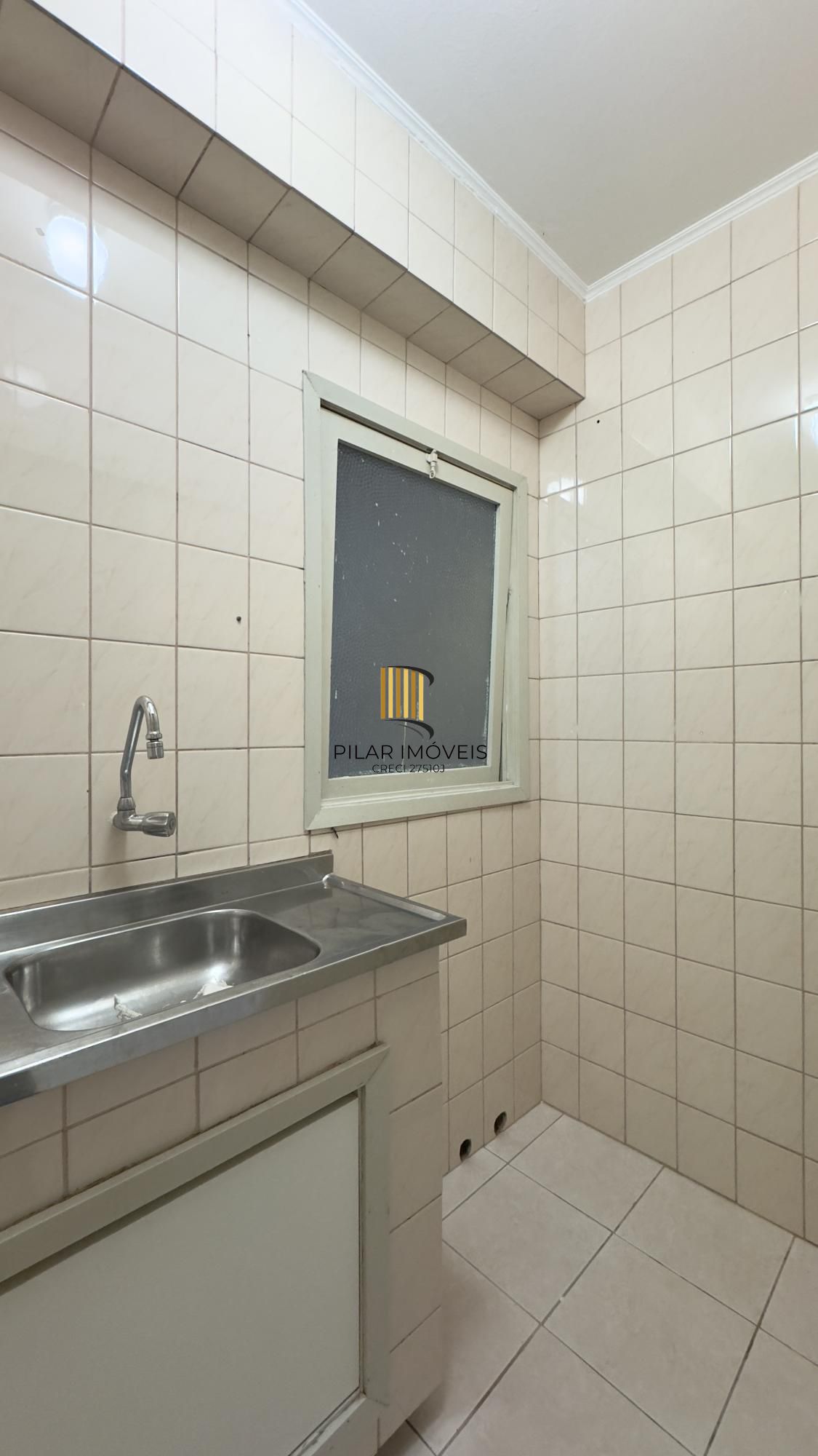 APARTAMENTO COM SACADA JUNTO À ORLA DO GUAÍBA NO CENTRO HISTÓRICO