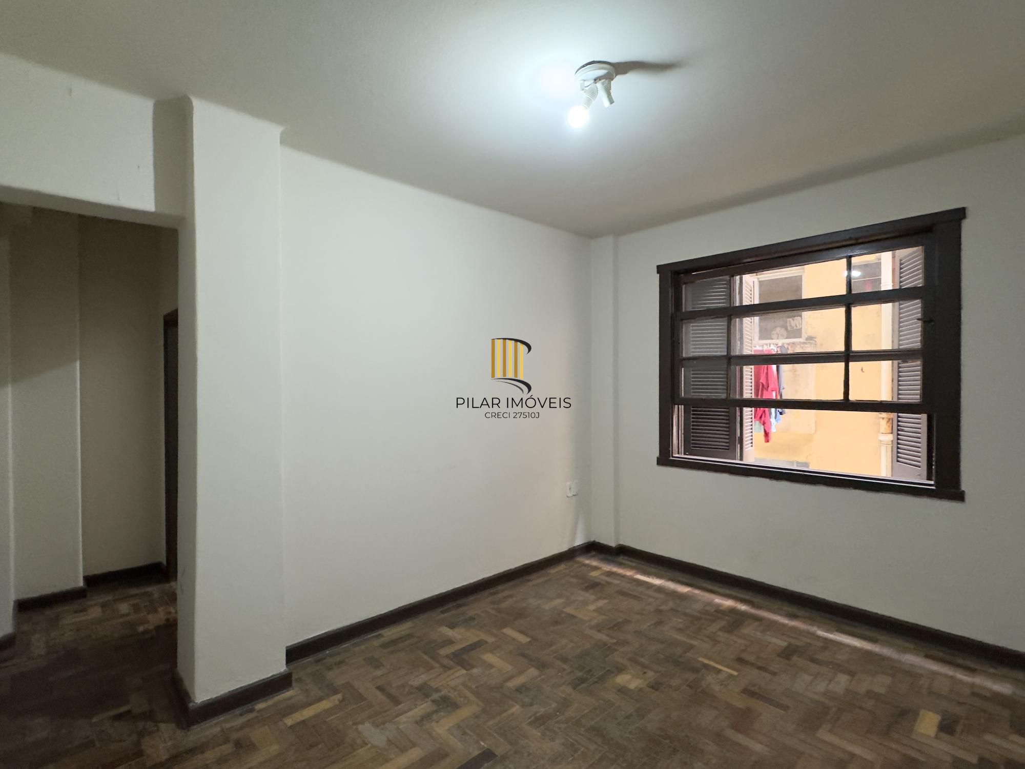 Apartamento de 62m², 2 dormitórios com banheiro auxiliar no Centro Histórico