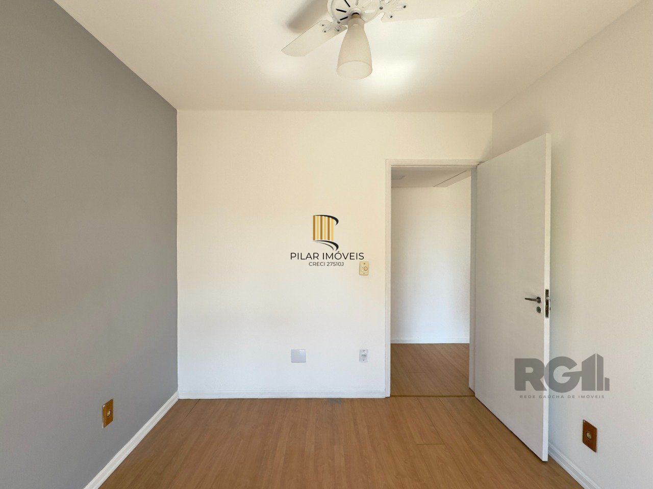 APARTAMENTO 1 DORMITÓRIO EM ANDAR ALTO COM VISTA PARA GUAÍBA NO CENTRO HISTÓRICO