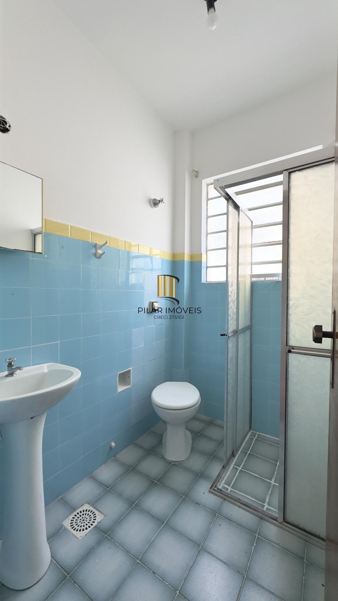 APARTAMENTO 2 DORMITÓRIOS COM PEÇAS AMPLAS NO BAIRRO PRAIA DE BELAS