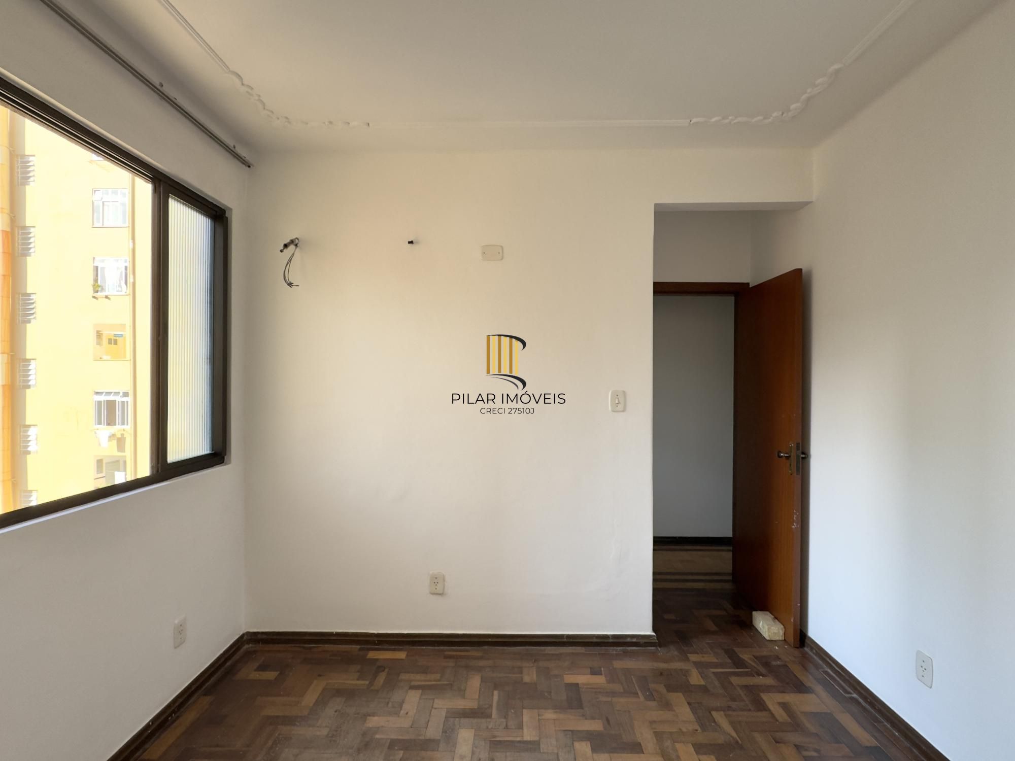 APARTAMENTO 2 DORMITÓRIOS TOTALMENTE REFORMADO NO CENTRO HISTÓRICO