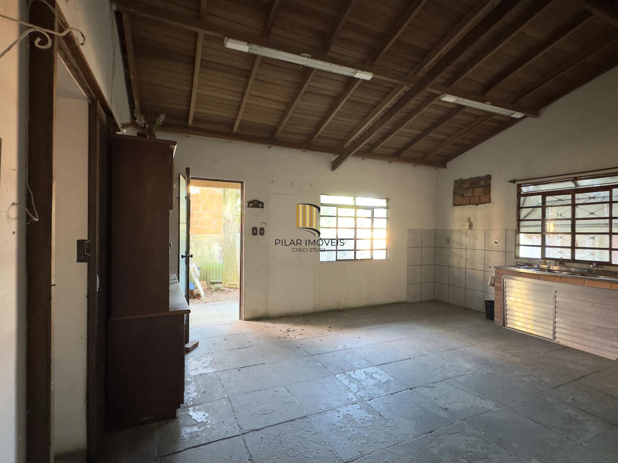 Casa 2 dormitórios no bairro Camaquã