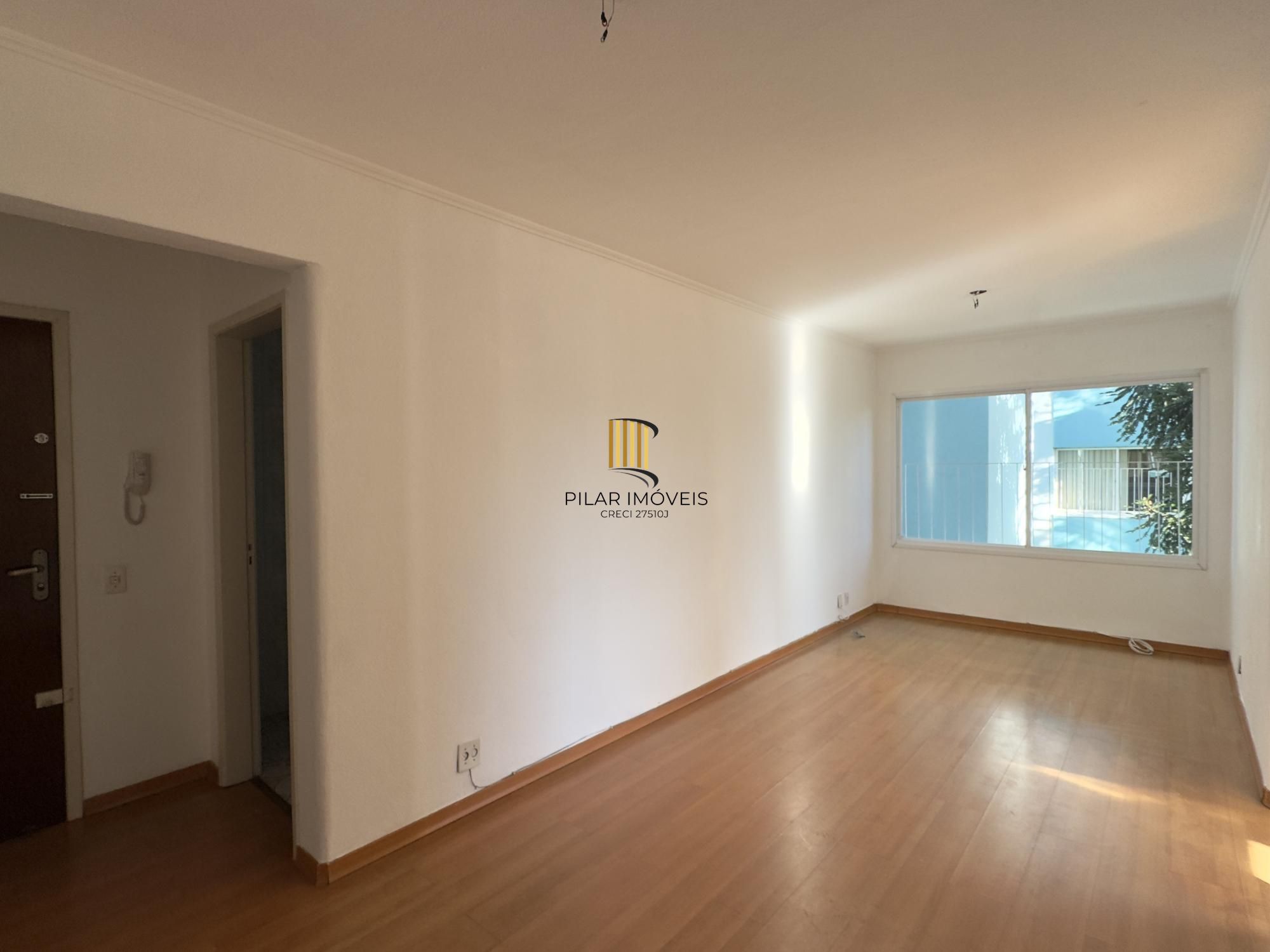 APARTAMENTO 2 DOMRITÓRIO DE FRENTE COM ÓTIMA ORIENTAÇÃO SOLAR NO BAIRRO CRISTAL