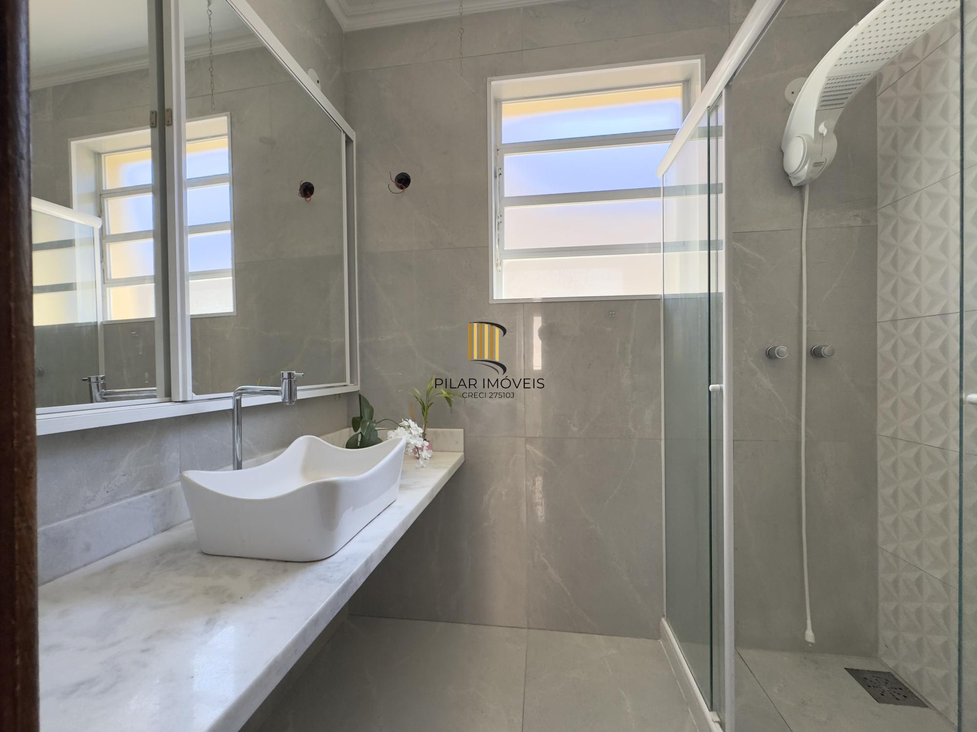 Apartamento 3 dormitórios, totalmente reformado, no coração do bairro Santana