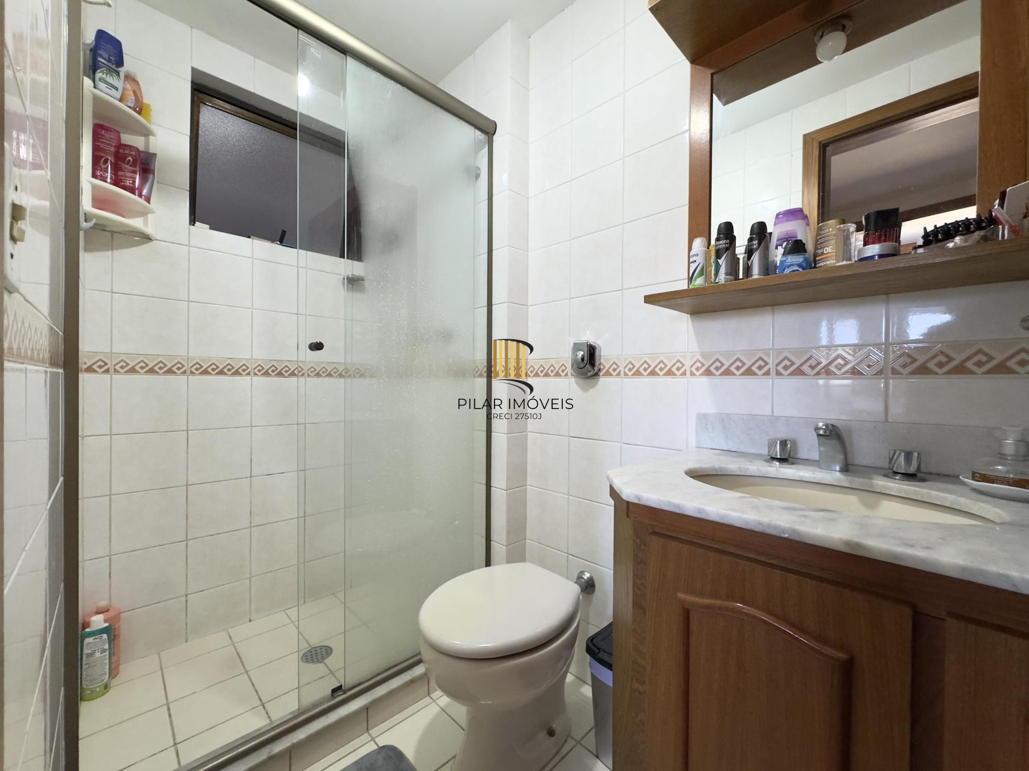 Apartamento 2 dormitórios, com lavabo e vaga de garagem na Cidade Baixa