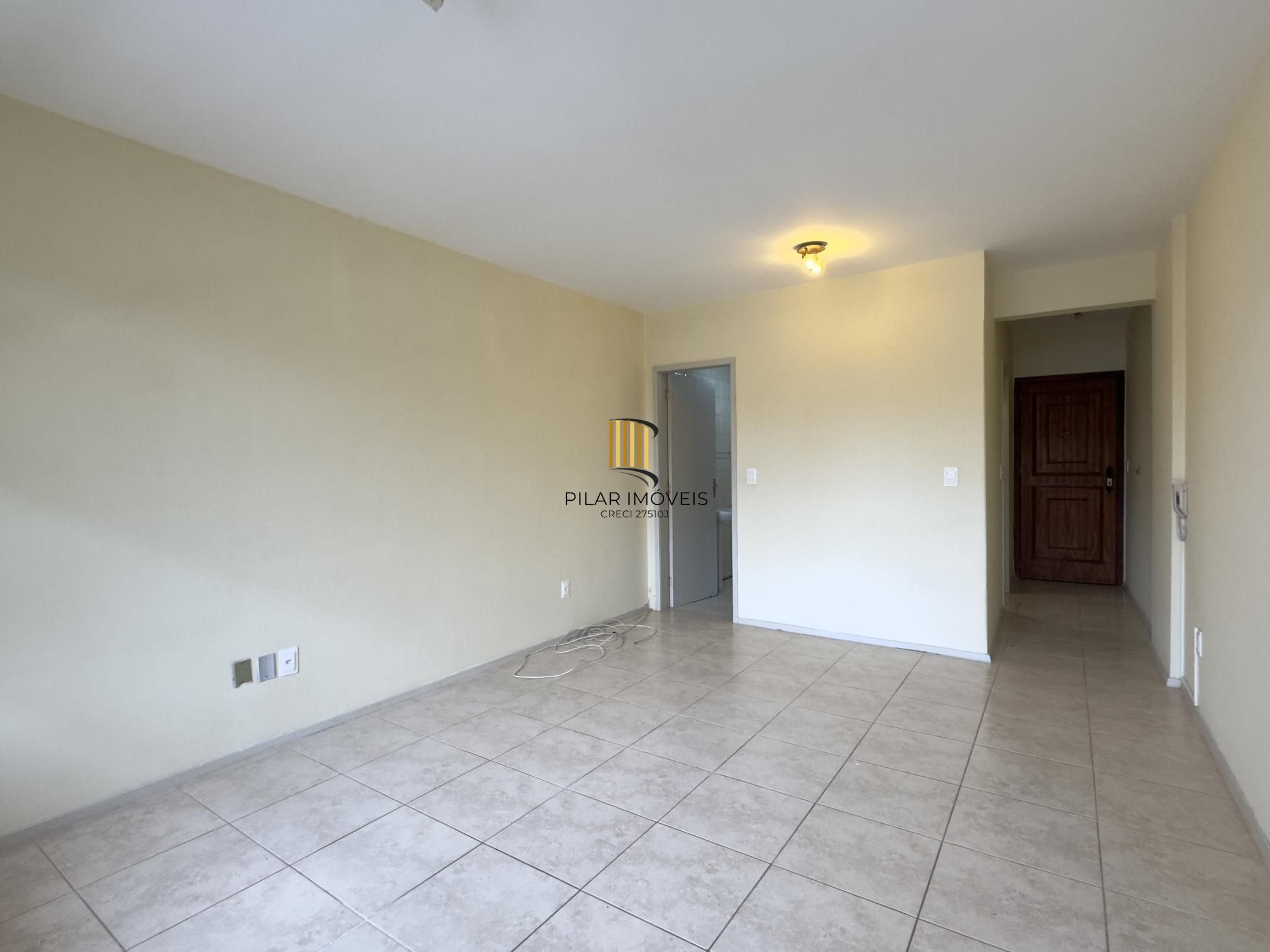 APARTAMENTO COM SACADA JUNTO À ORLA DO GUAÍBA NO CENTRO HISTÓRICO