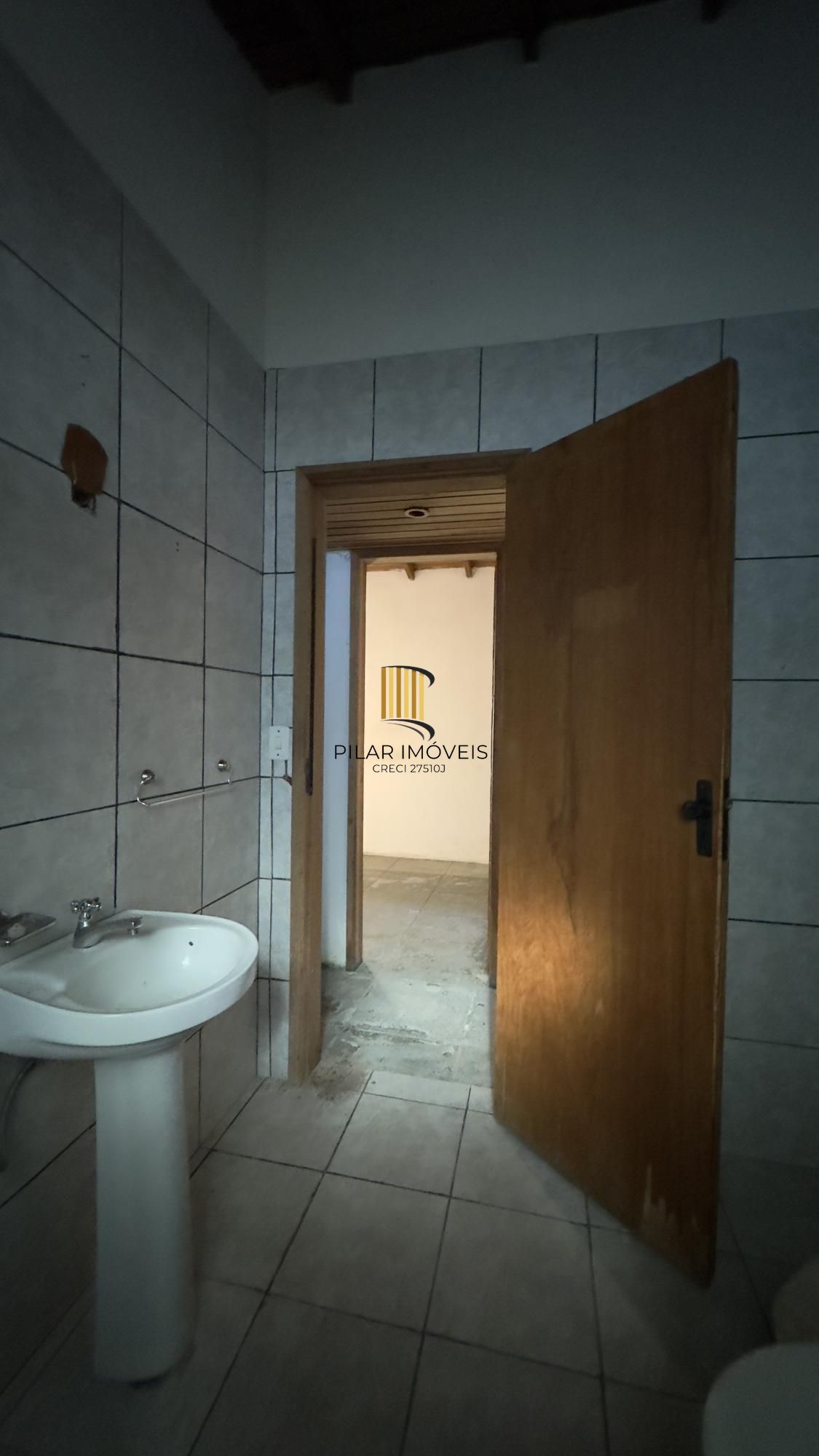 Casa 2 dormitórios no bairro Camaquã