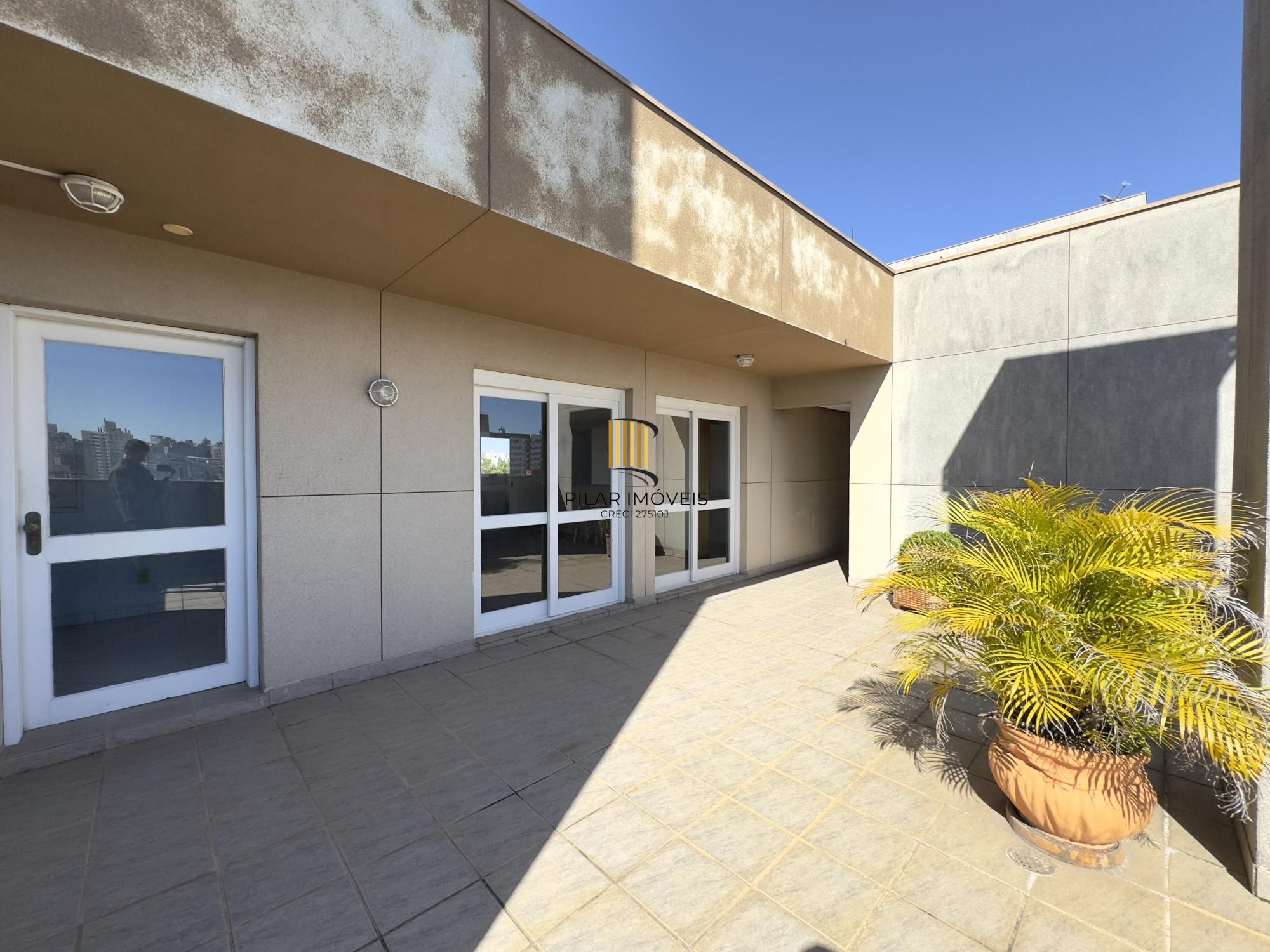 Apartamento 2 dormitórios, com lavabo e vaga de garagem na Cidade Baixa