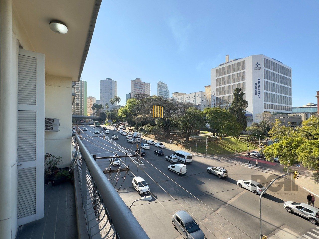 APARTAMENTO 3 DORMITÓRIOS DE 99M², COM SACADA, EM FRENTE À SANTA CASA NO CENTRO HISTÓRICO