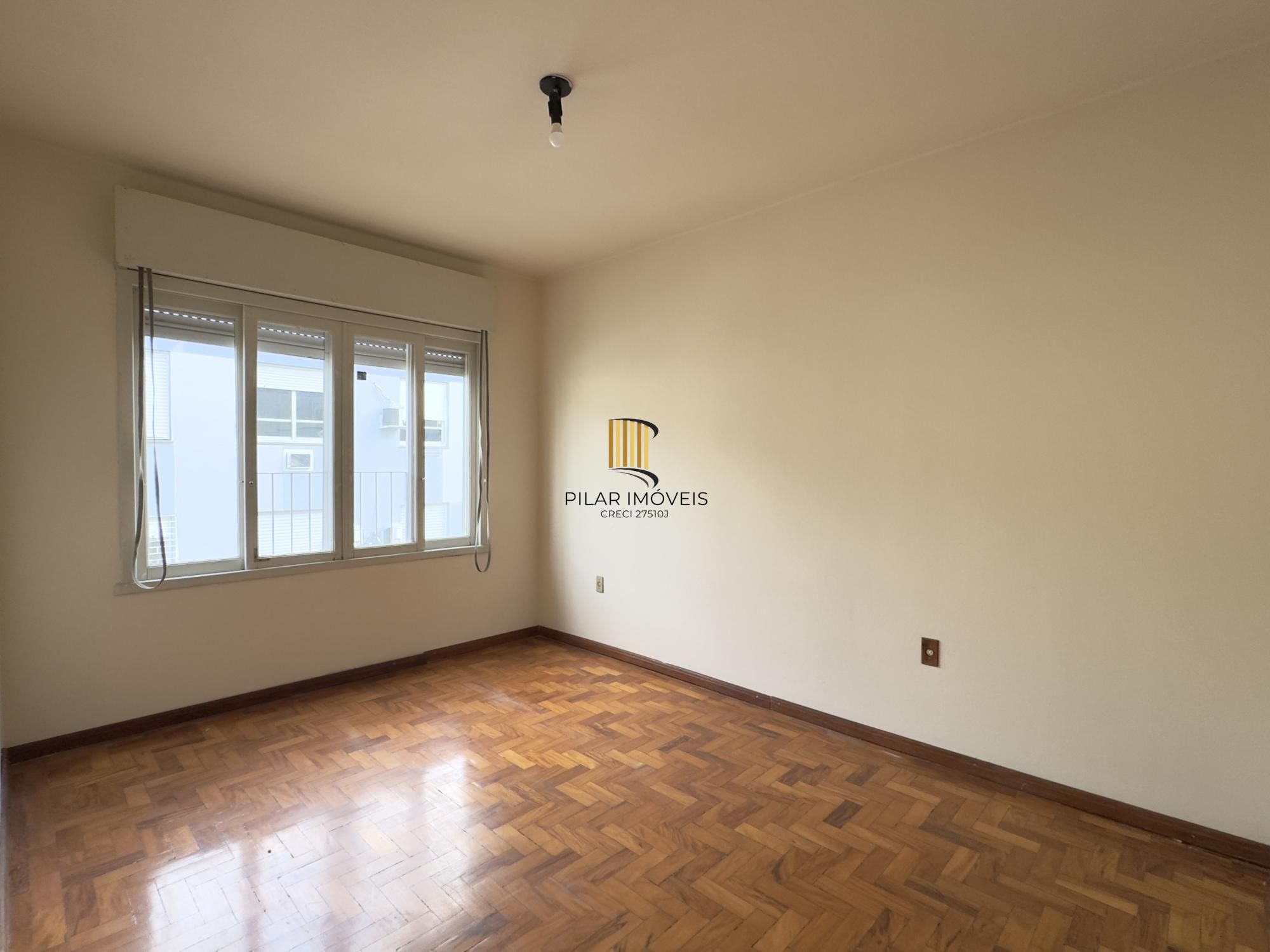 APARTAMENTO 2 DORMITÓRIOS COM PEÇAS AMPLAS NO BAIRRO PRAIA DE BELAS