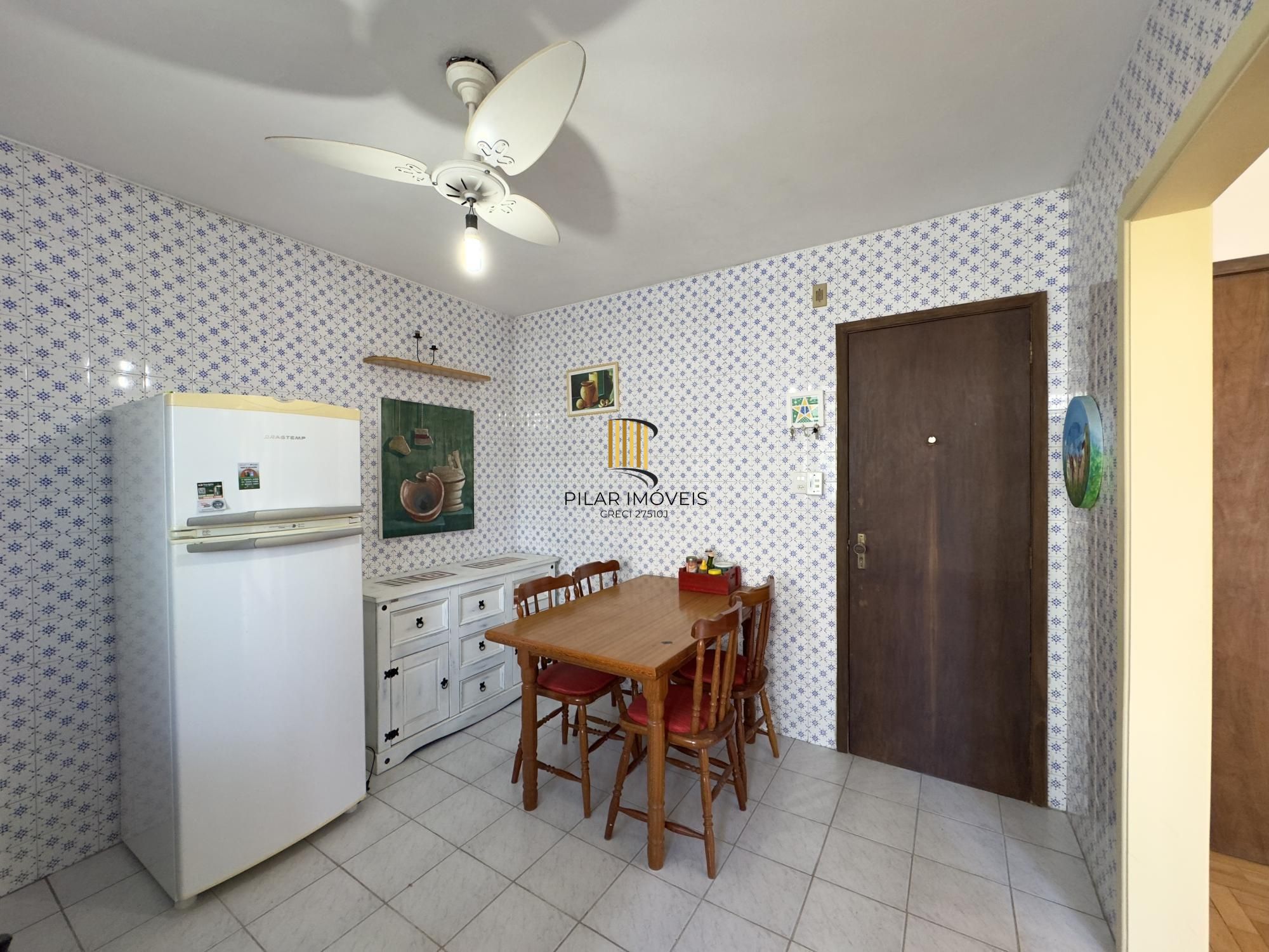 Apartamento amplo de 2 dormitório ao lado do Mãe de Deus e próximo da Orla