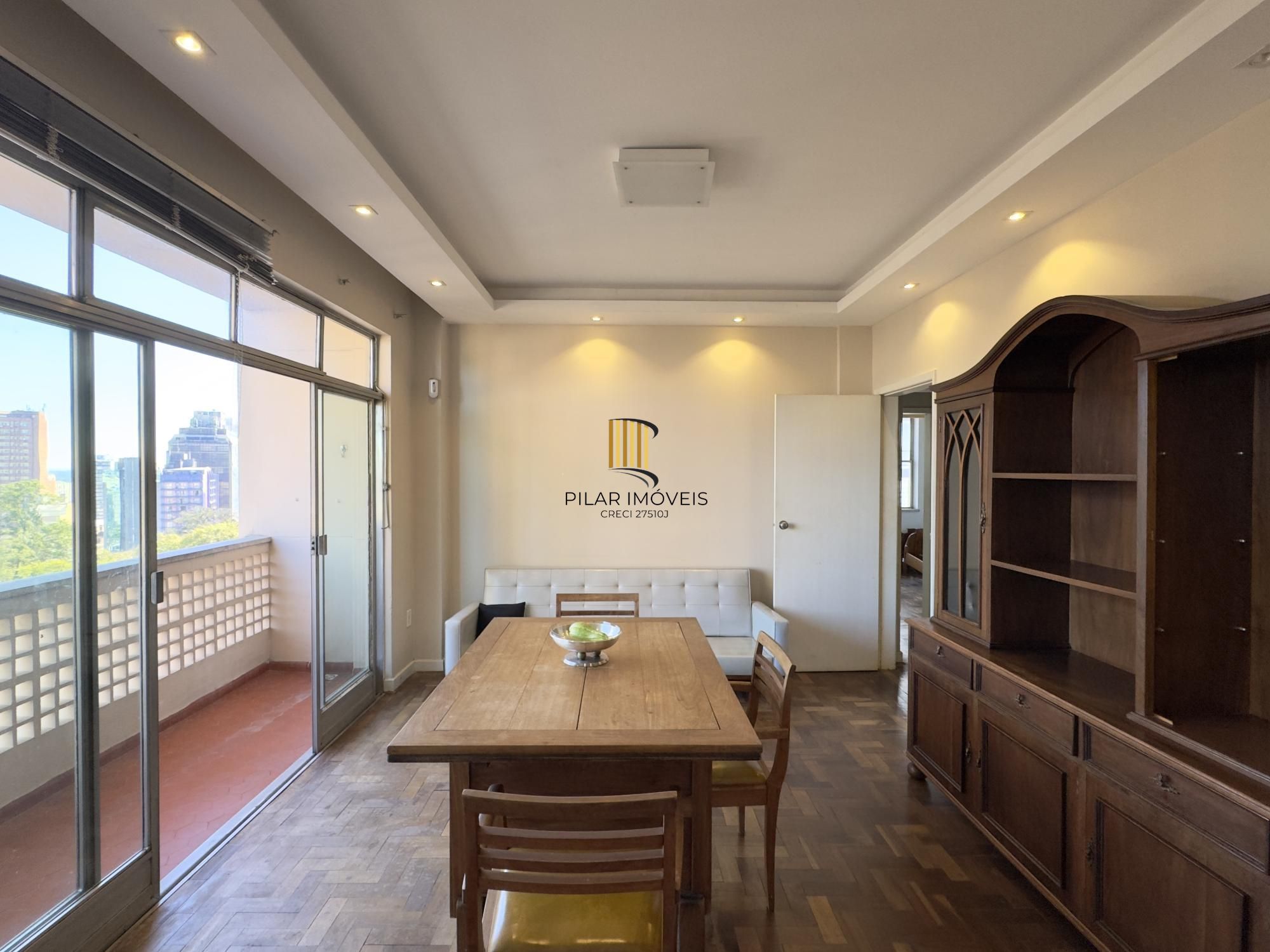 APARTAMENTO 3 DORMITÓRIOS COM LINDA VISTA DA CATEDRAL NO CENTRO HISTÓRICO