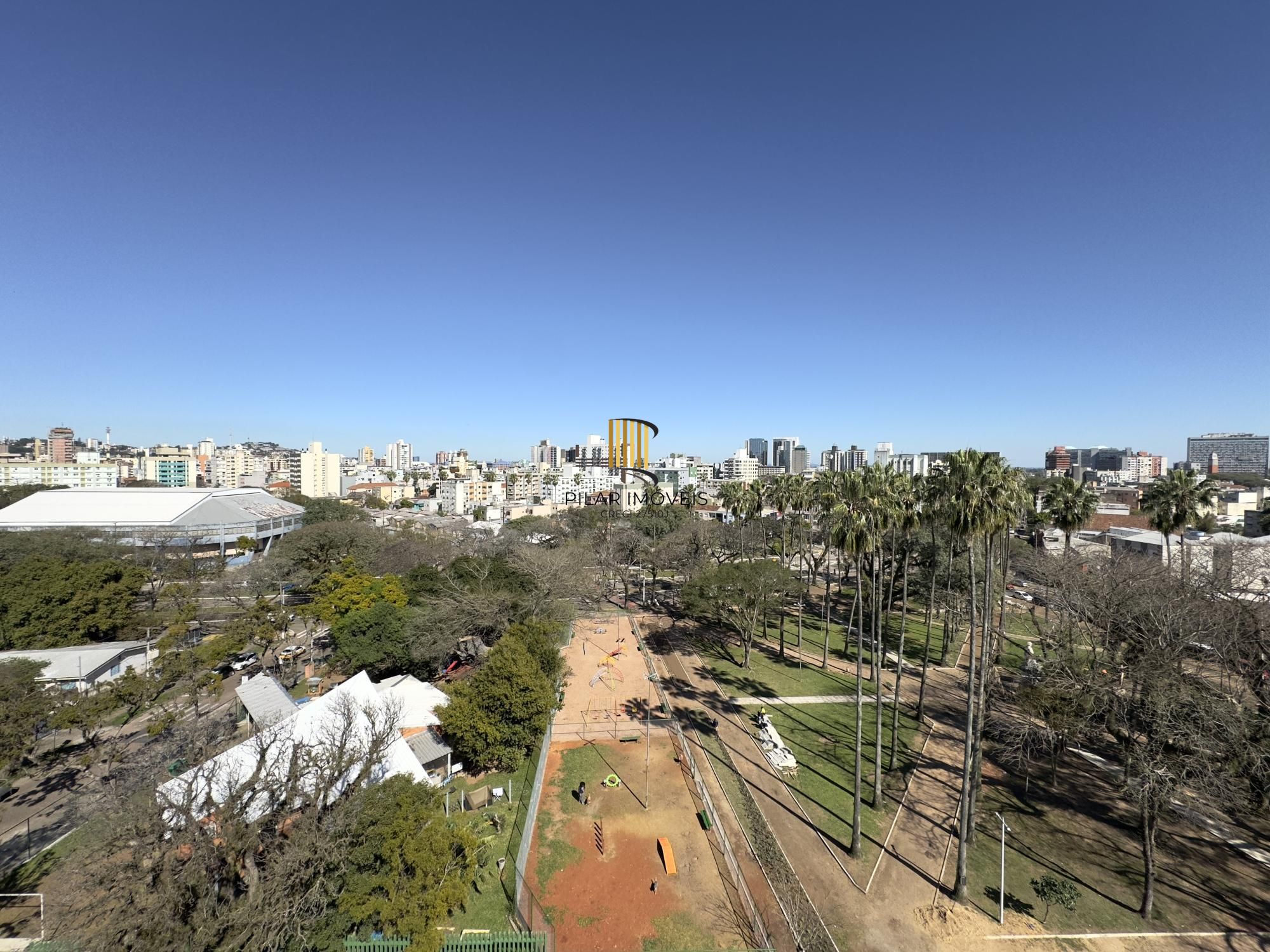 Apartamento 2 dormitórios, com lavabo e vaga de garagem na Cidade Baixa