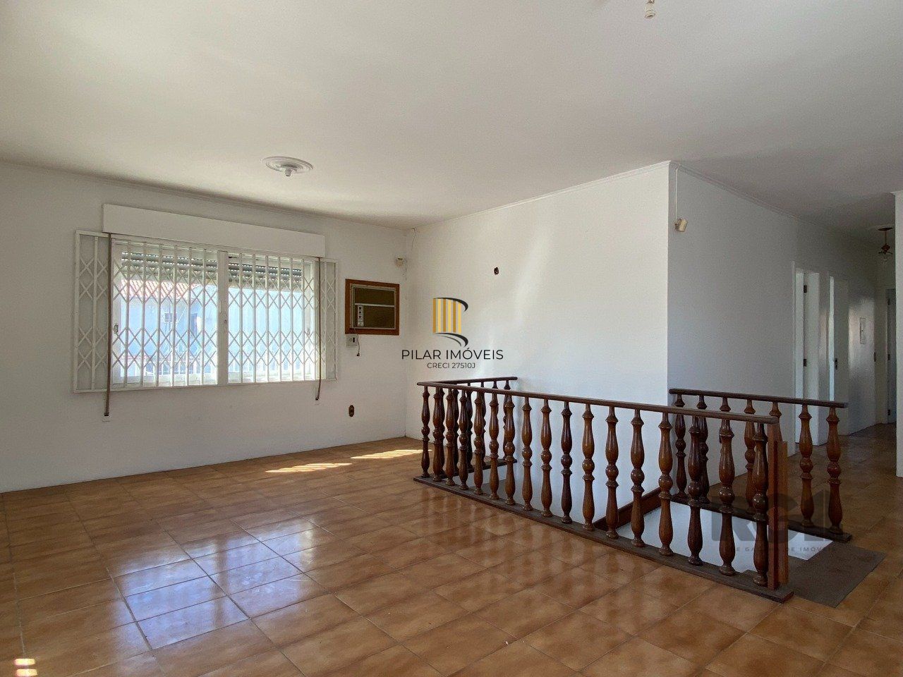 CASA COM 5 DORMITÓRIOS, ESPAÇO PARA FESTAS E PEÇAS AMPLAS PRÓXIMO AO IGUATEMI