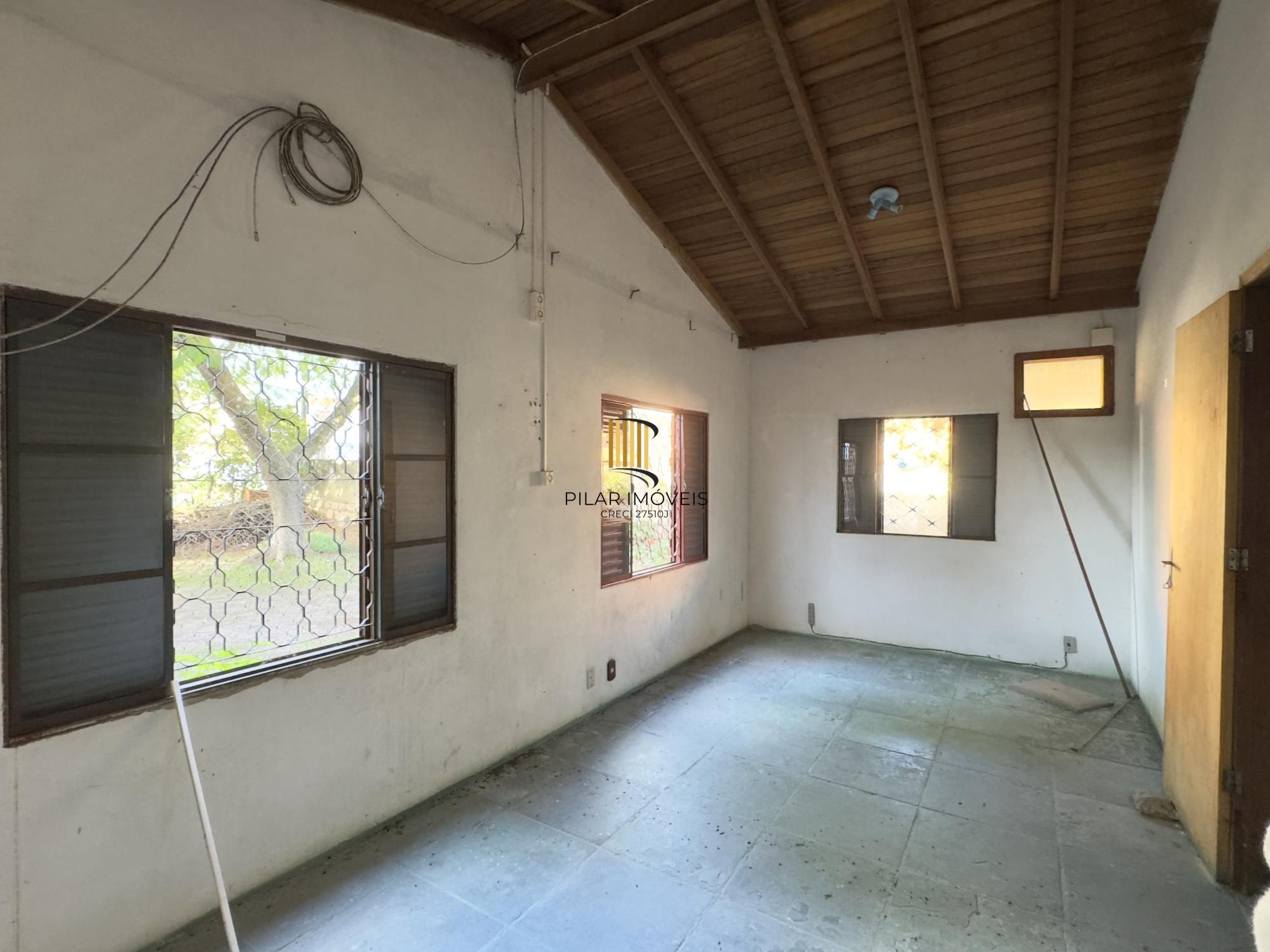 Casa 2 dormitórios no bairro Camaquã