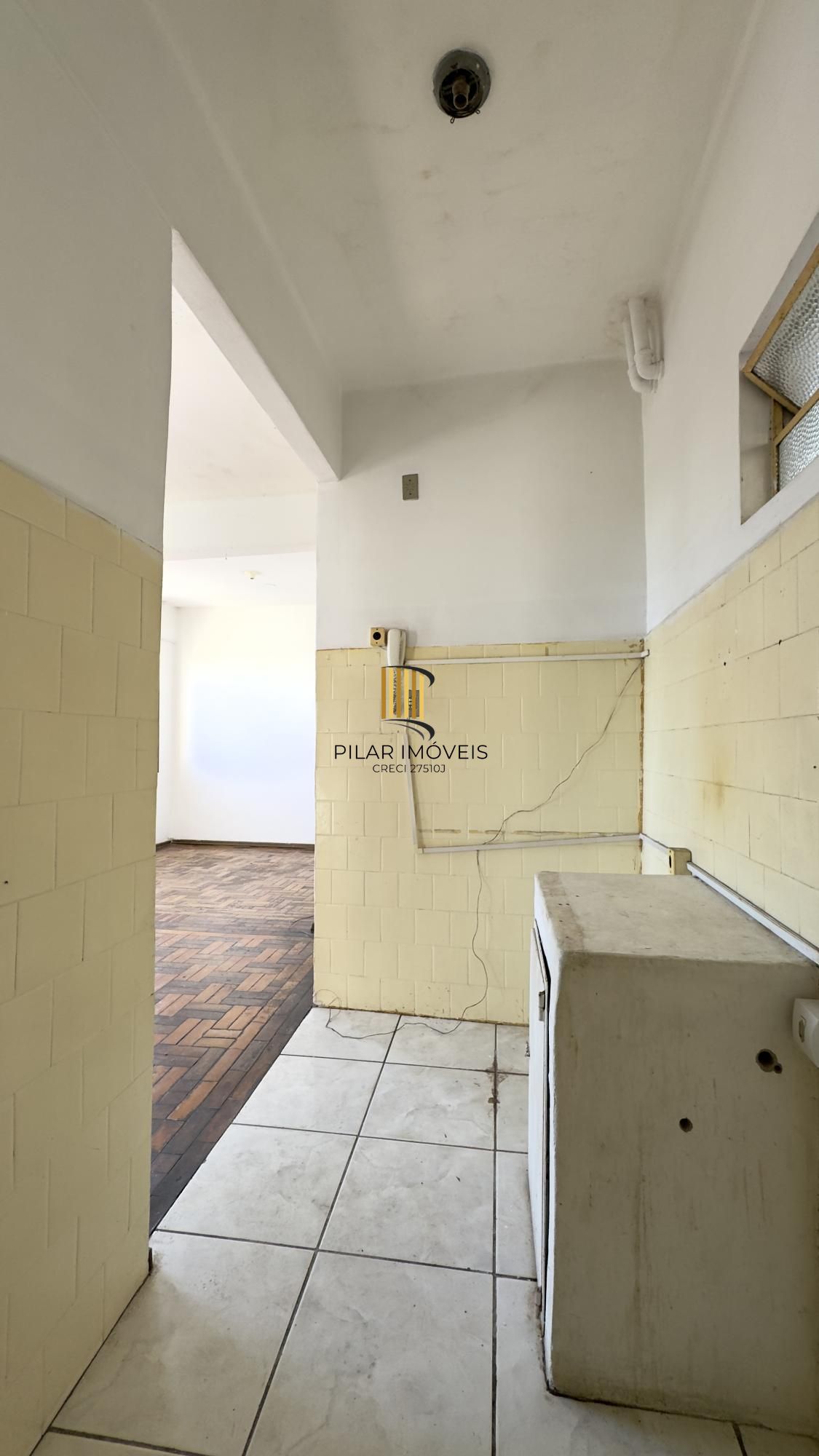 Apartamento 1 dormitório com vista e muito potencial no Centro Histórico