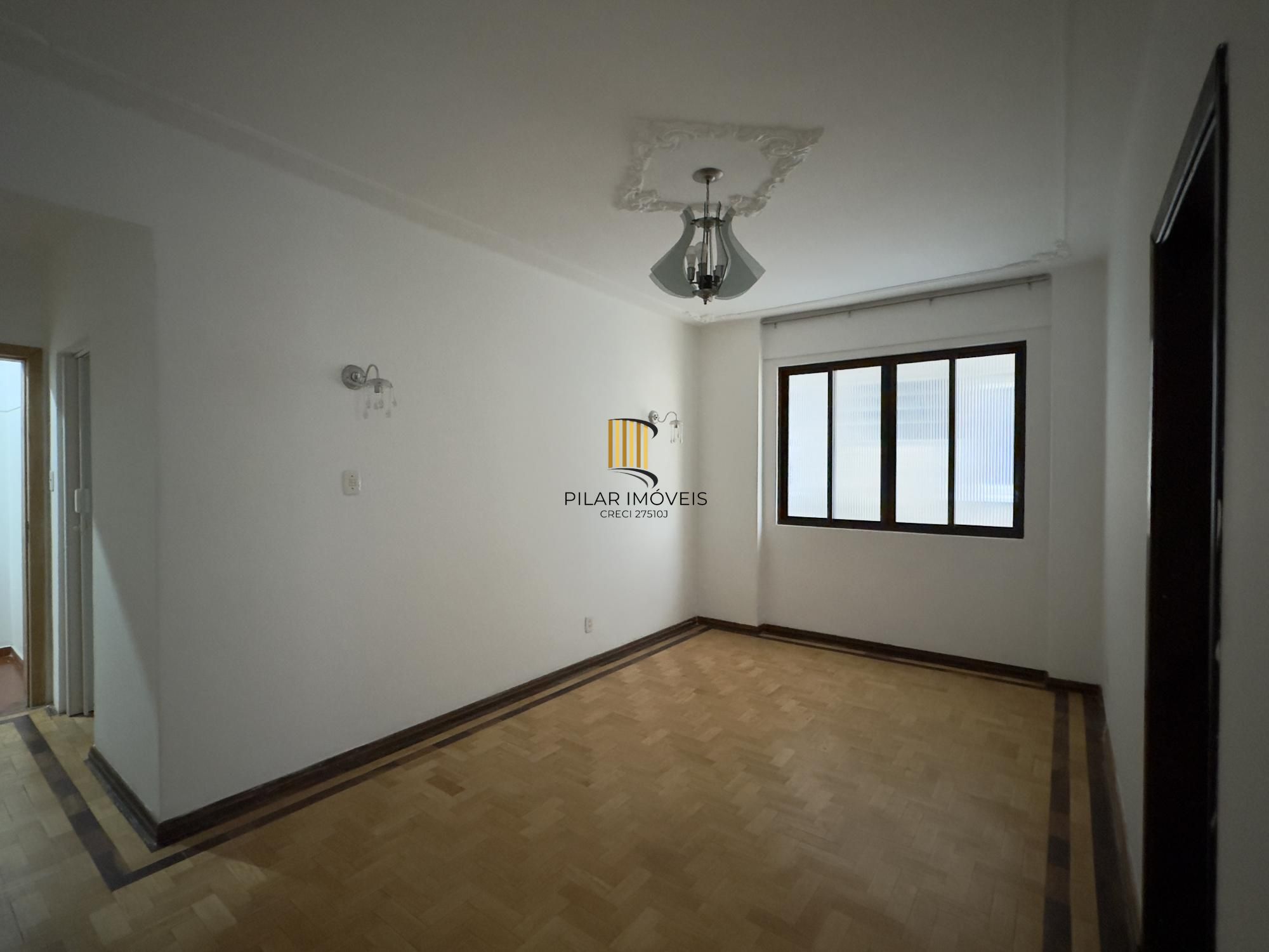 APARTAMENTO 2 DORMITÓRIOS TOTALMENTE REFORMADO NO CENTRO HISTÓRICO