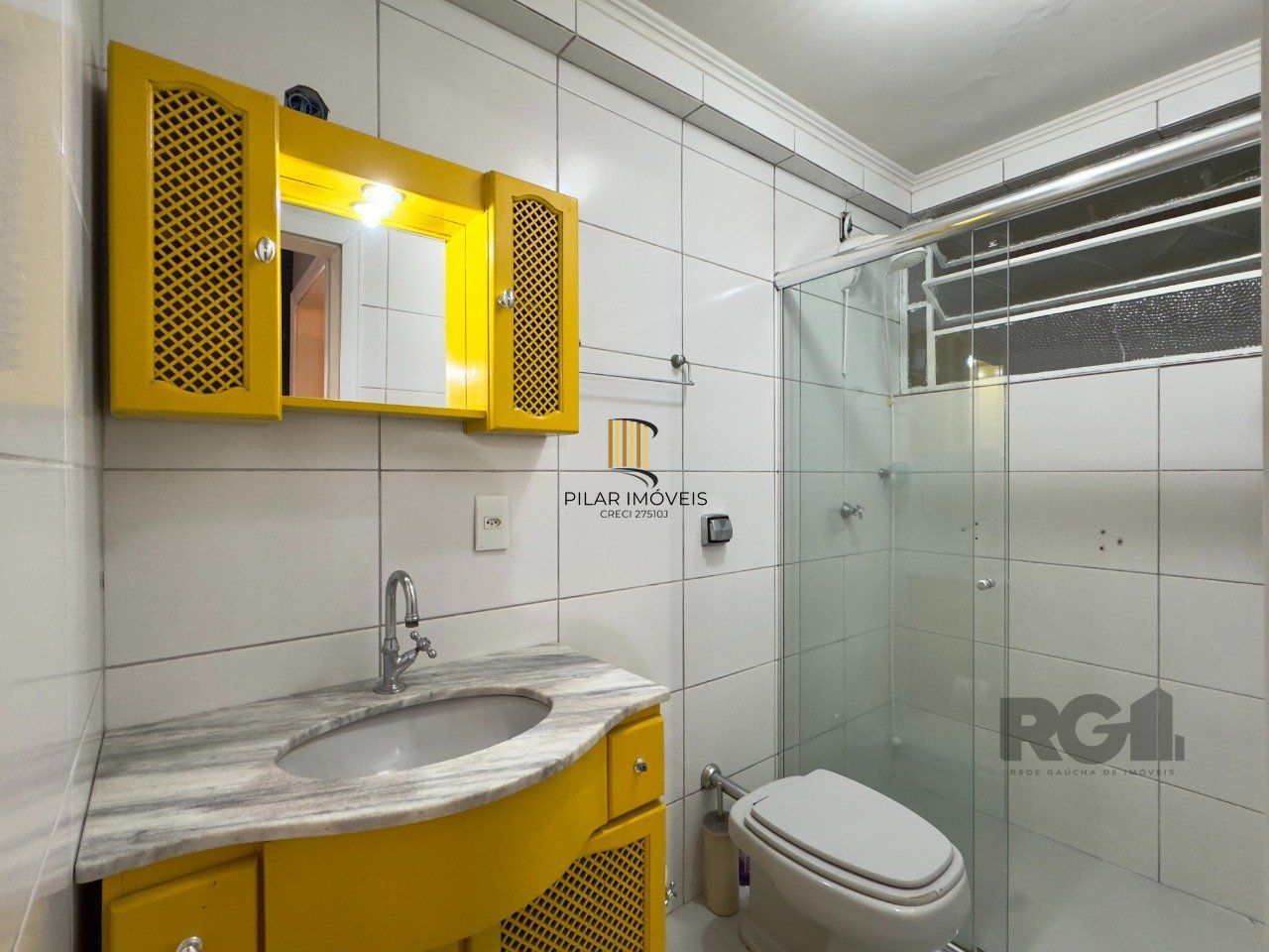 APARTAMENTO 2 DORMITÓRIOS SEMIMOBILIADO E REFORMADO NO CENTRO HISTÓRICO