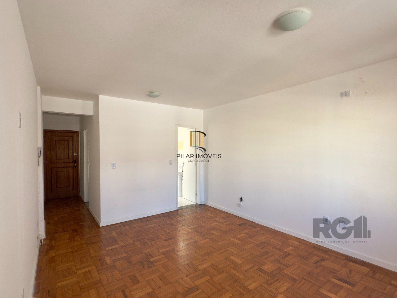 APARTAMENTO JK COM ÓTIMO ESPAÇO E BEM ILUMINADO PRÓXIMO AO GUAÍBA
