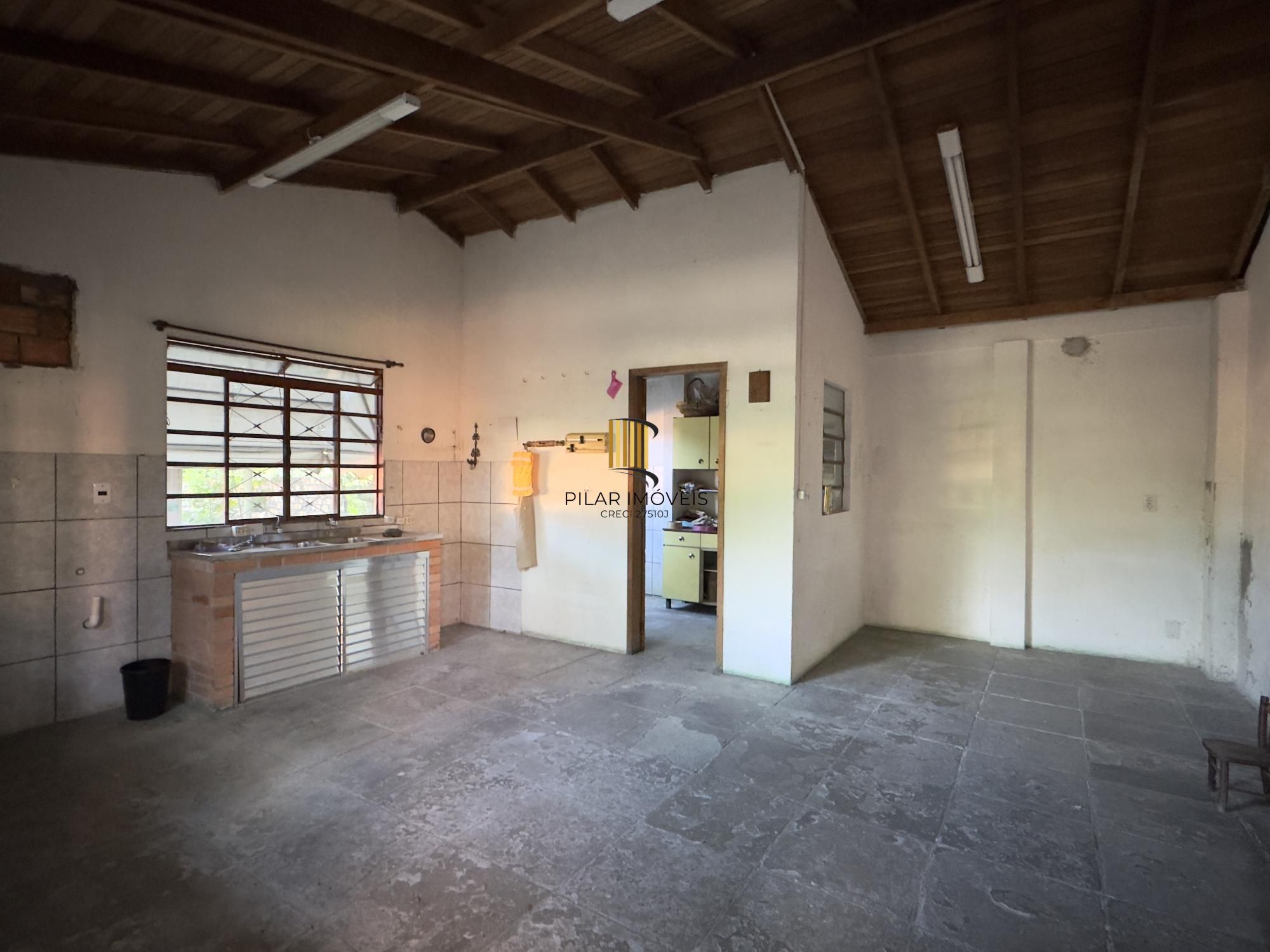 Casa 2 dormitórios no bairro Camaquã