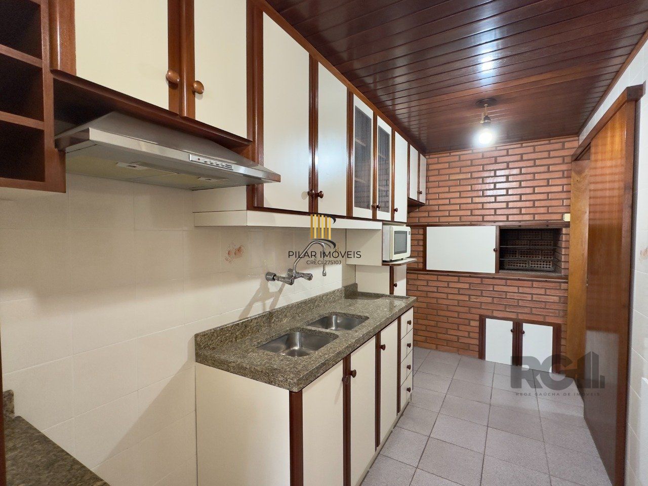 APARTAMENTO 1 DORMITÓRIO COM CHURRASQUEIRA E GARAGEM NO CENTRO HISTÓRICO