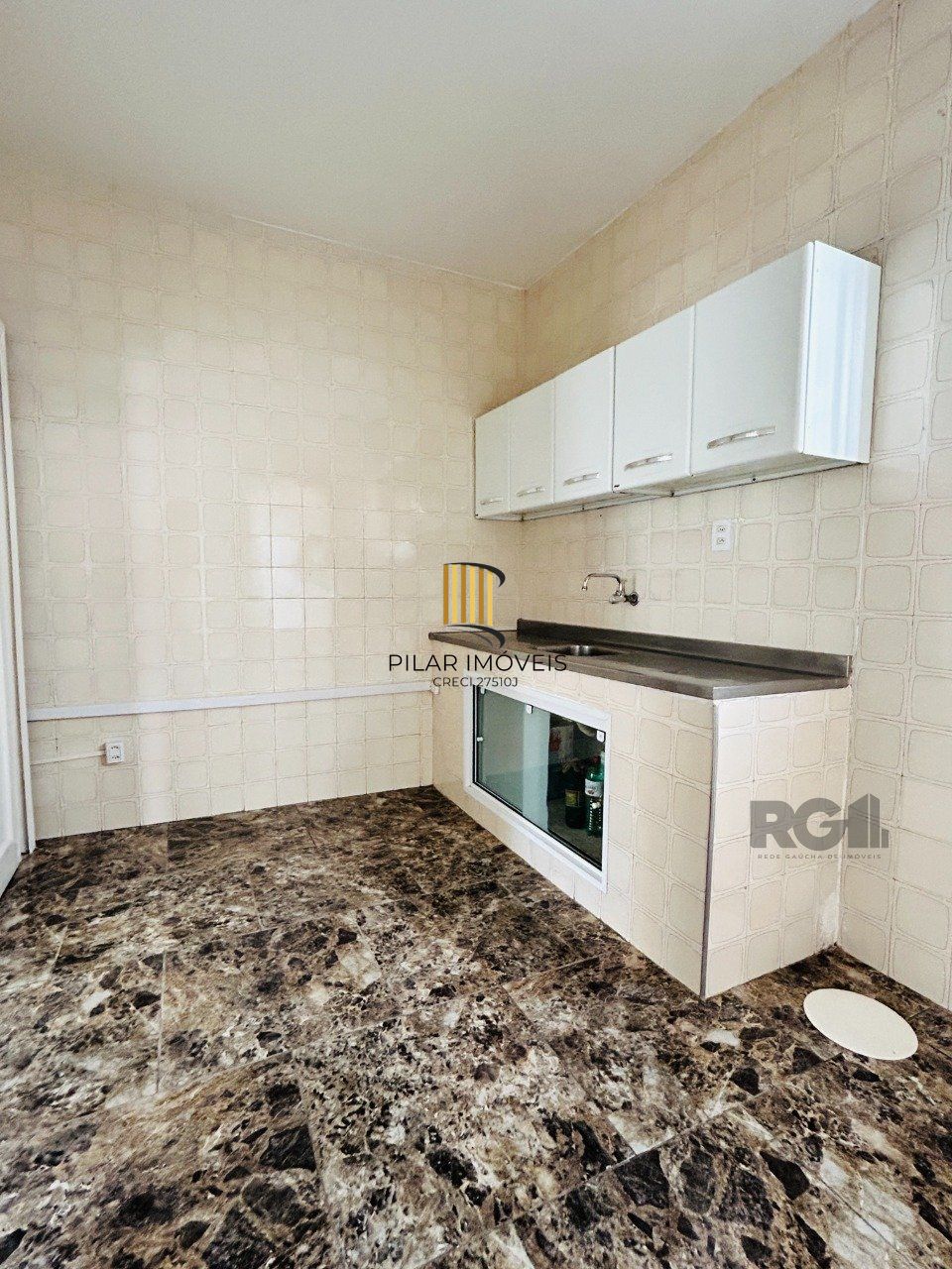 APARTAMENTO GARDEN 3 DORMITÓRIOS COM VAGA DE GARAGEM NO MENINO DEUS