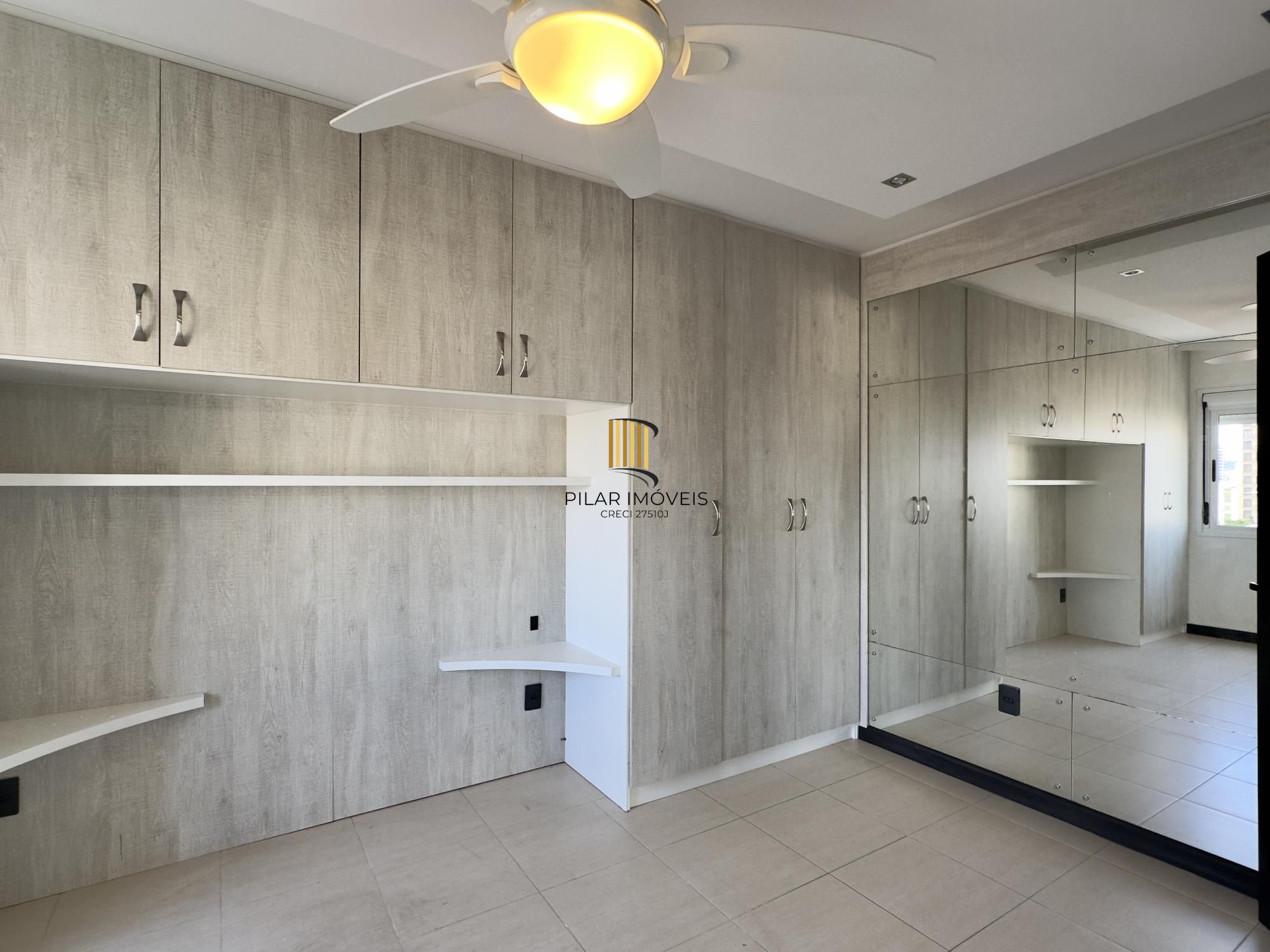 APARTAMENTO DE 2 DORMITÓRIOS, SENDO 1 SUÍTE E 2 VAGAS DE GARAGEM