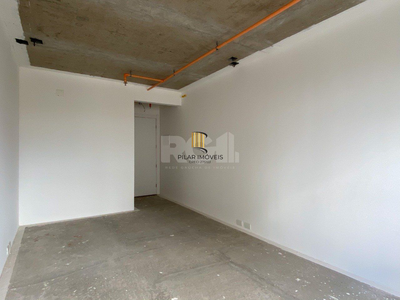 Sala comercial nova, em andar alto na Assis Brasil