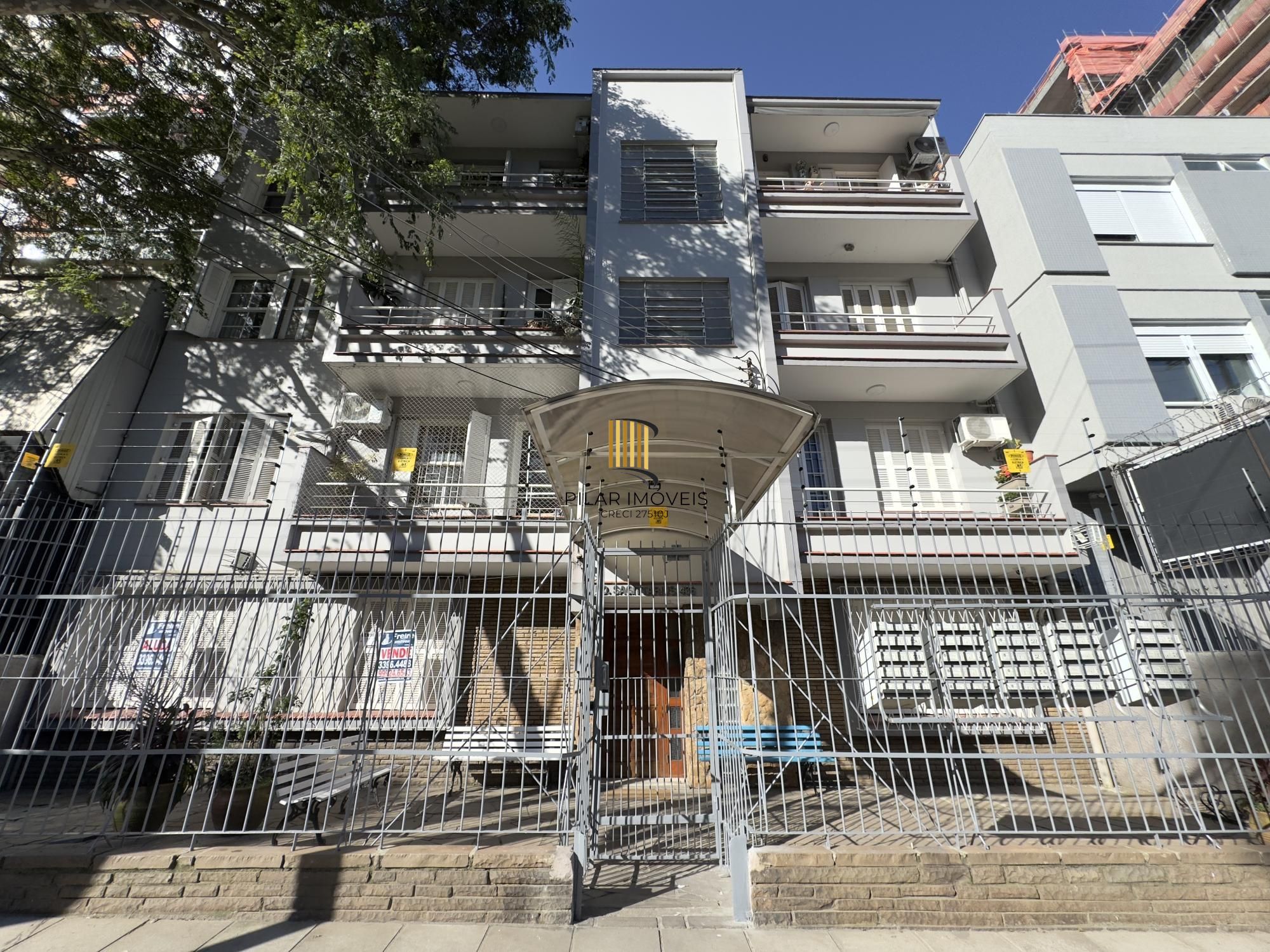 Apartamento reformado de 68m², 2 dormitórios no bairro Praia de Belas