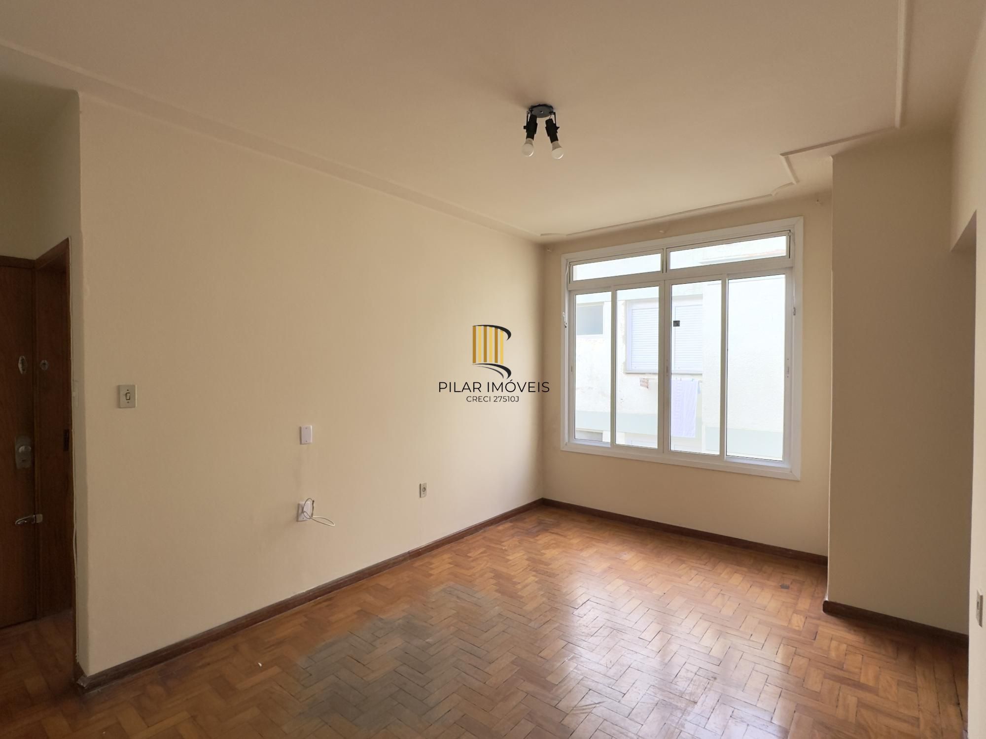 APARTAMENTO 2 DORMITÓRIOS COM PEÇAS AMPLAS NO BAIRRO PRAIA DE BELAS