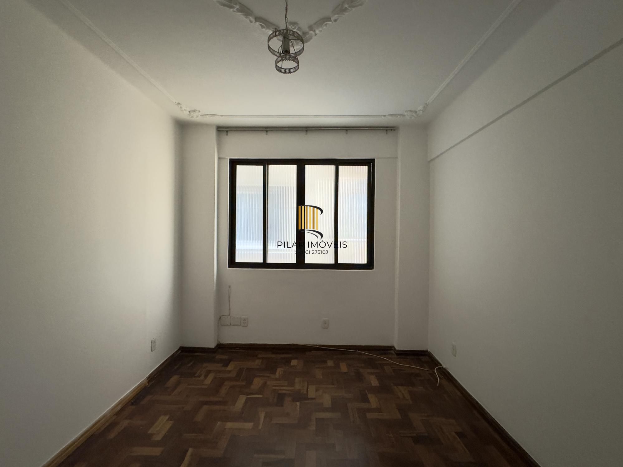 APARTAMENTO 2 DORMITÓRIOS TOTALMENTE REFORMADO NO CENTRO HISTÓRICO