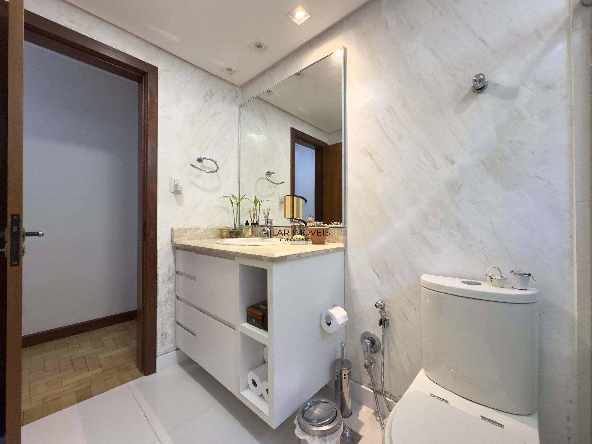 APARTAMENTO 2 DORMITÓRIOS SUPER CHARMOSO NO BAIRRO CENTRO HISTÓRICO