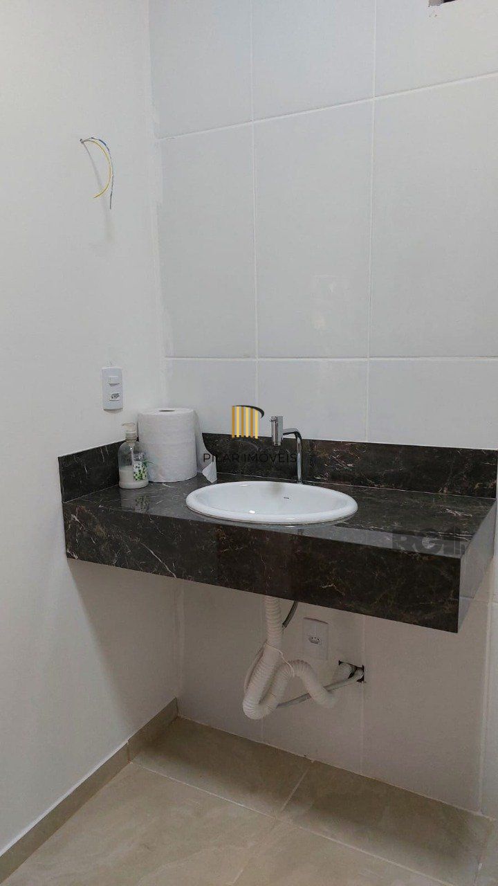Apartarmento amplo 2 dormitórios em região comercial no Centro Histórico