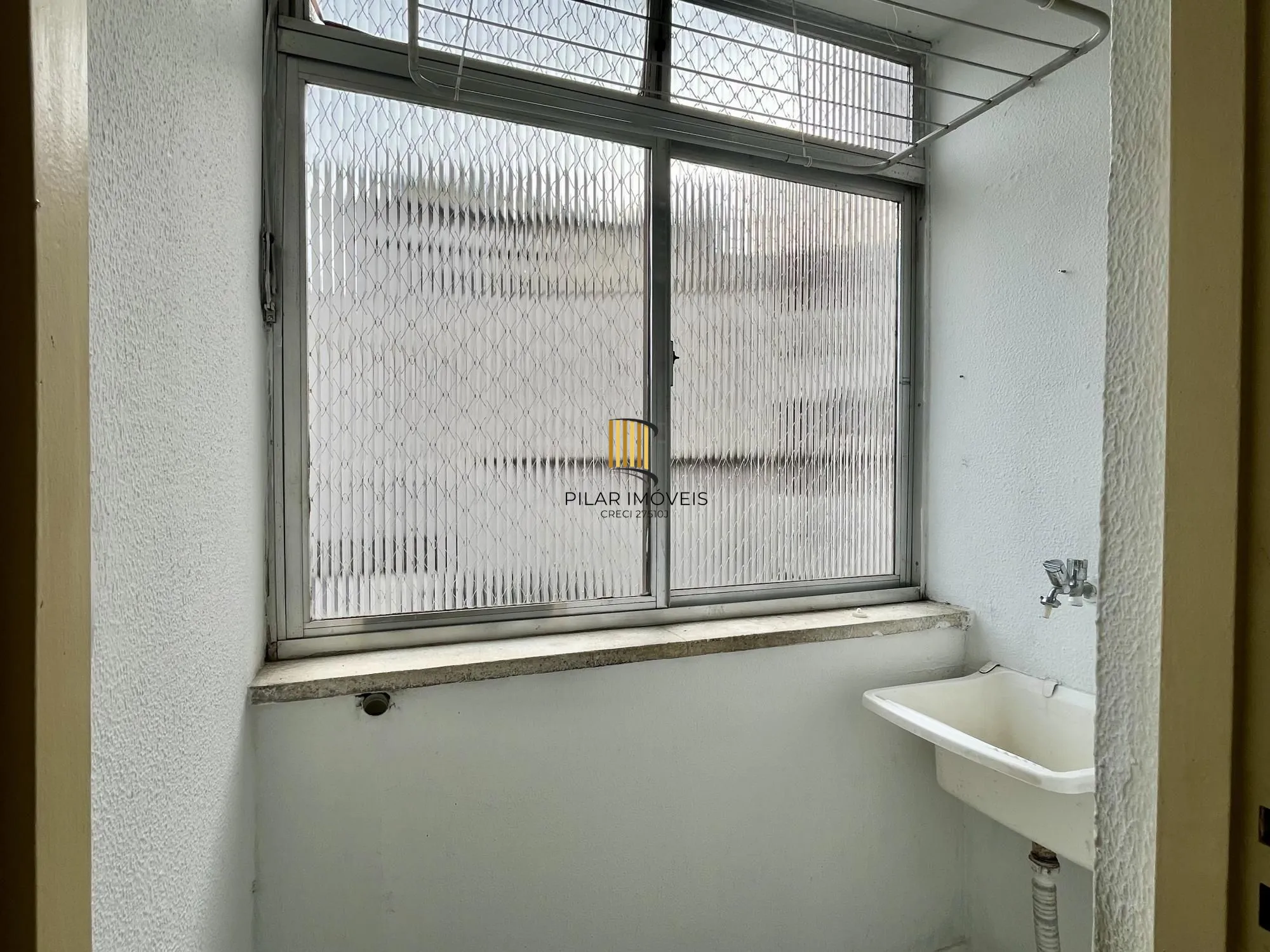 APARTAMENTO 1 DORMITÓRIO COM VAGA DE GARAGEM