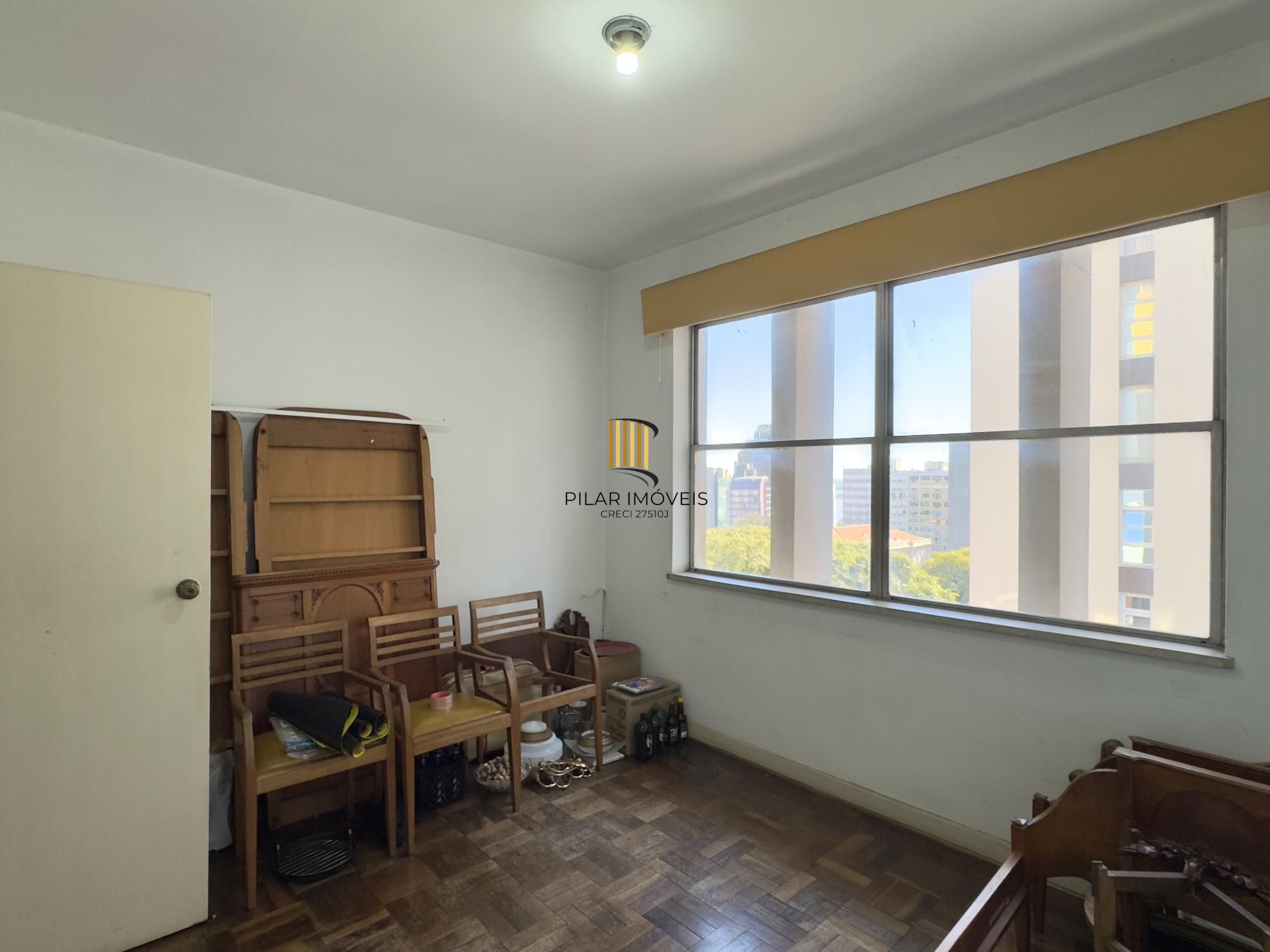 APARTAMENTO 3 DORMITÓRIOS COM LINDA VISTA DA CATEDRAL NO CENTRO HISTÓRICO