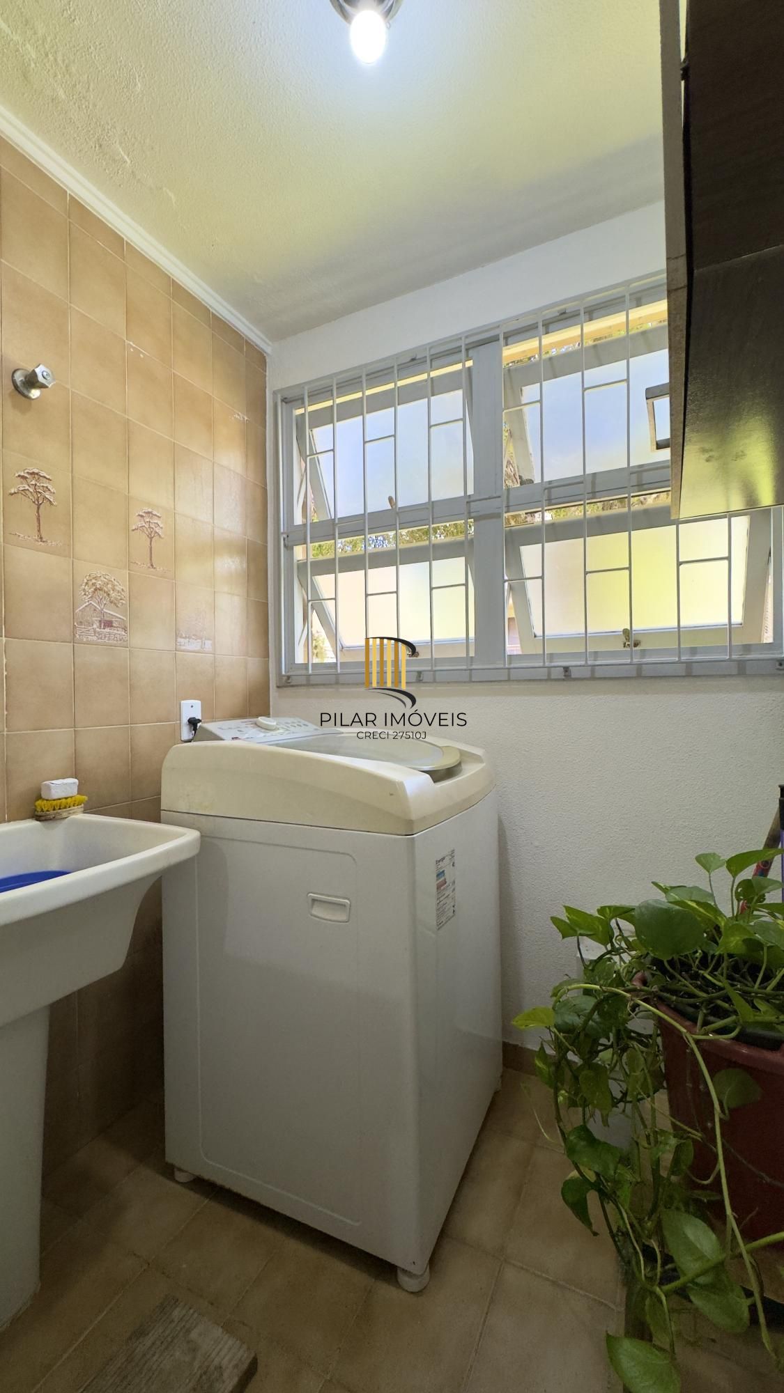 Apartamento 2 dormitório ensolarado e póximo ao Carrefour no bairro Partenon