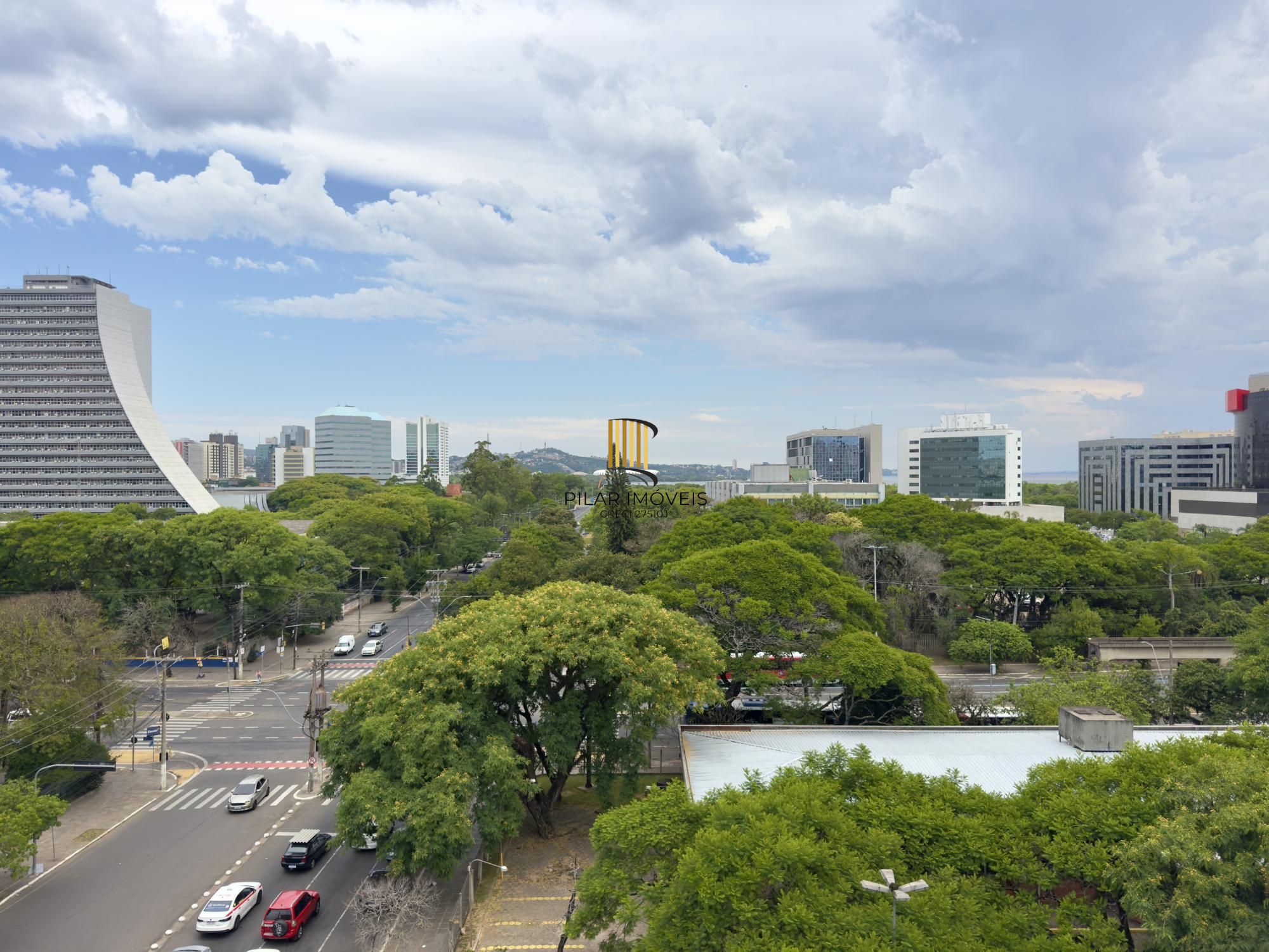 Apartamento reformado com vista definida, ótima localização no Centro Histórico