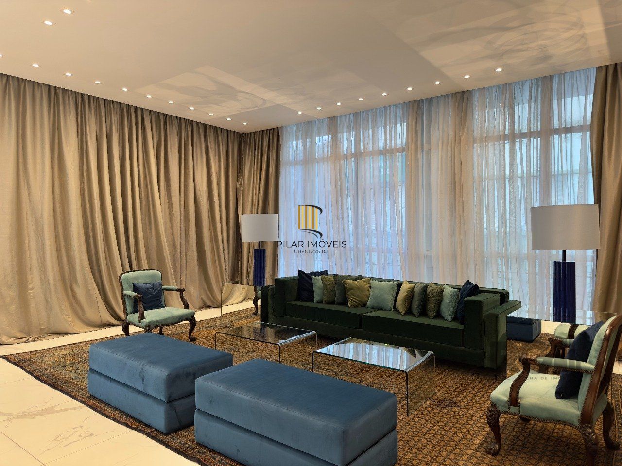 SUPER APARTAMENTO REFORMADO DE 3 DORMITÓRIOS EM ÓTIMA LOCALIZAÇÃO NA DUQUE