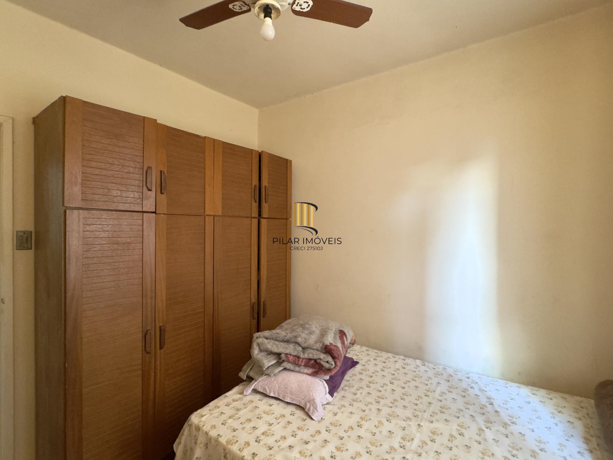 Apartamento 2 dormitórios com pátio